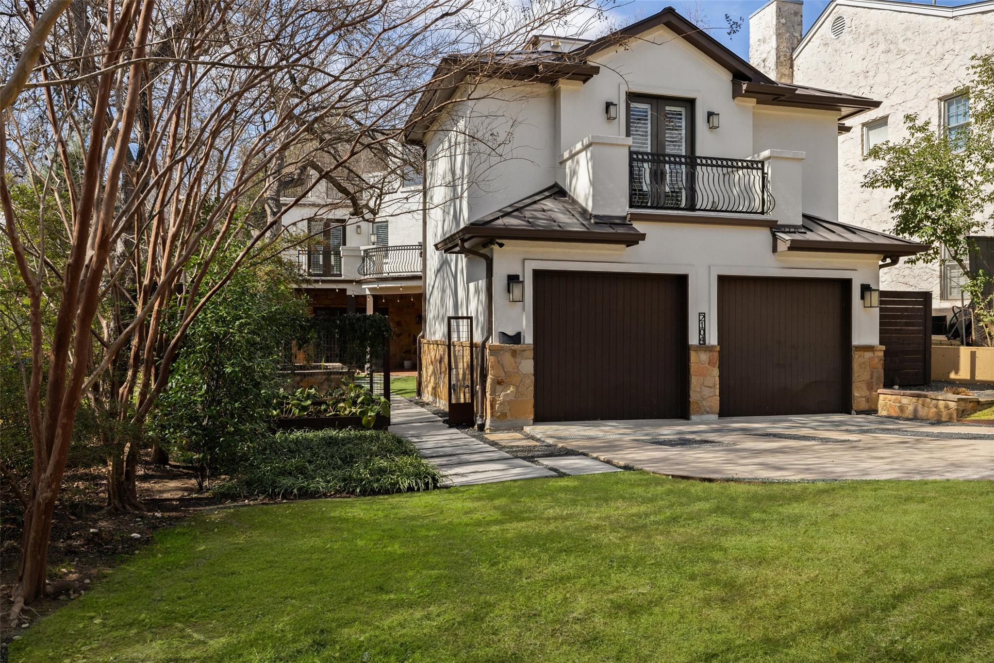 2104 Stamford Ln Property Photo