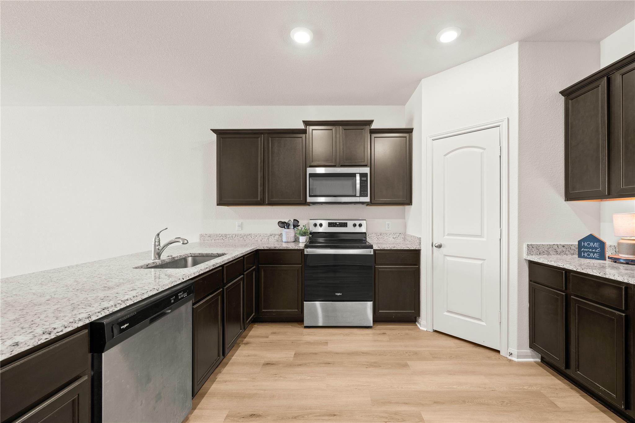 101 Hyacinth Way #1-l Property Photo 6