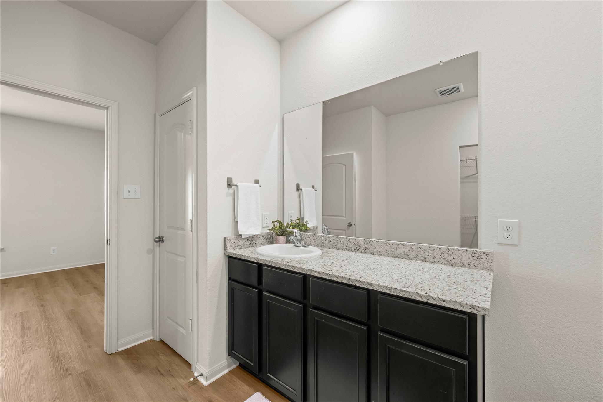 101 Hyacinth Way #1-l Property Photo 10