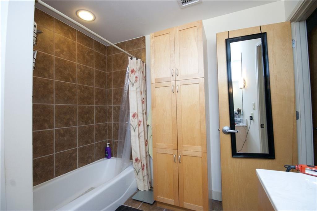 711 W 26th St 700 Property Photo 7