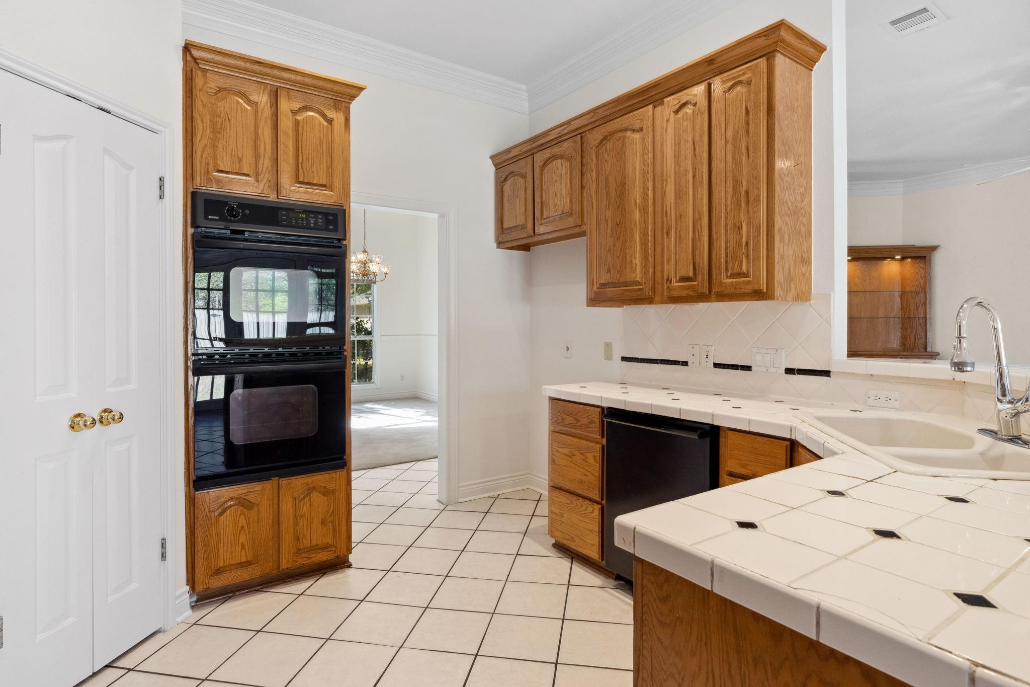 3600 Sawmill Dr Property Photo 11