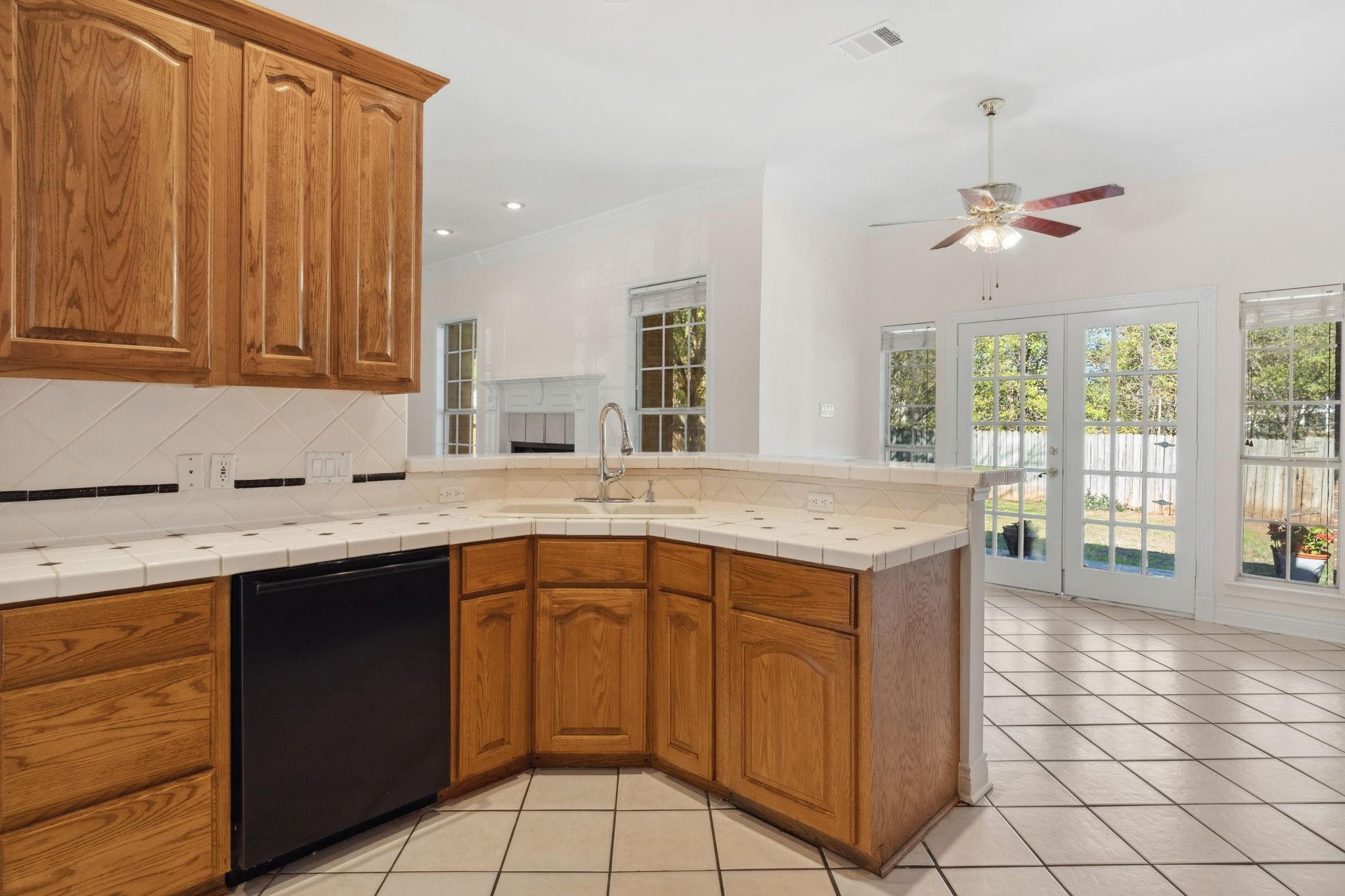 3600 Sawmill Dr Property Photo 12