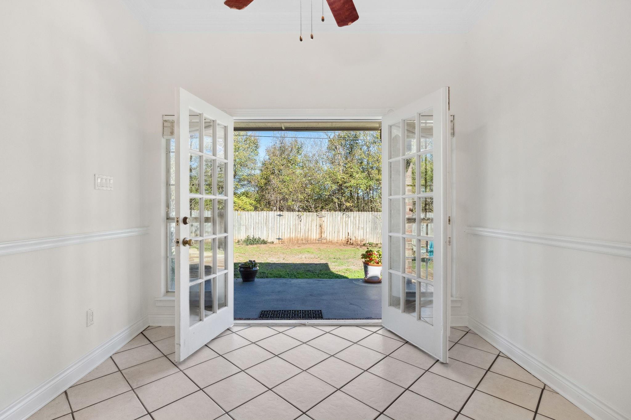 3600 Sawmill Dr Property Photo 13