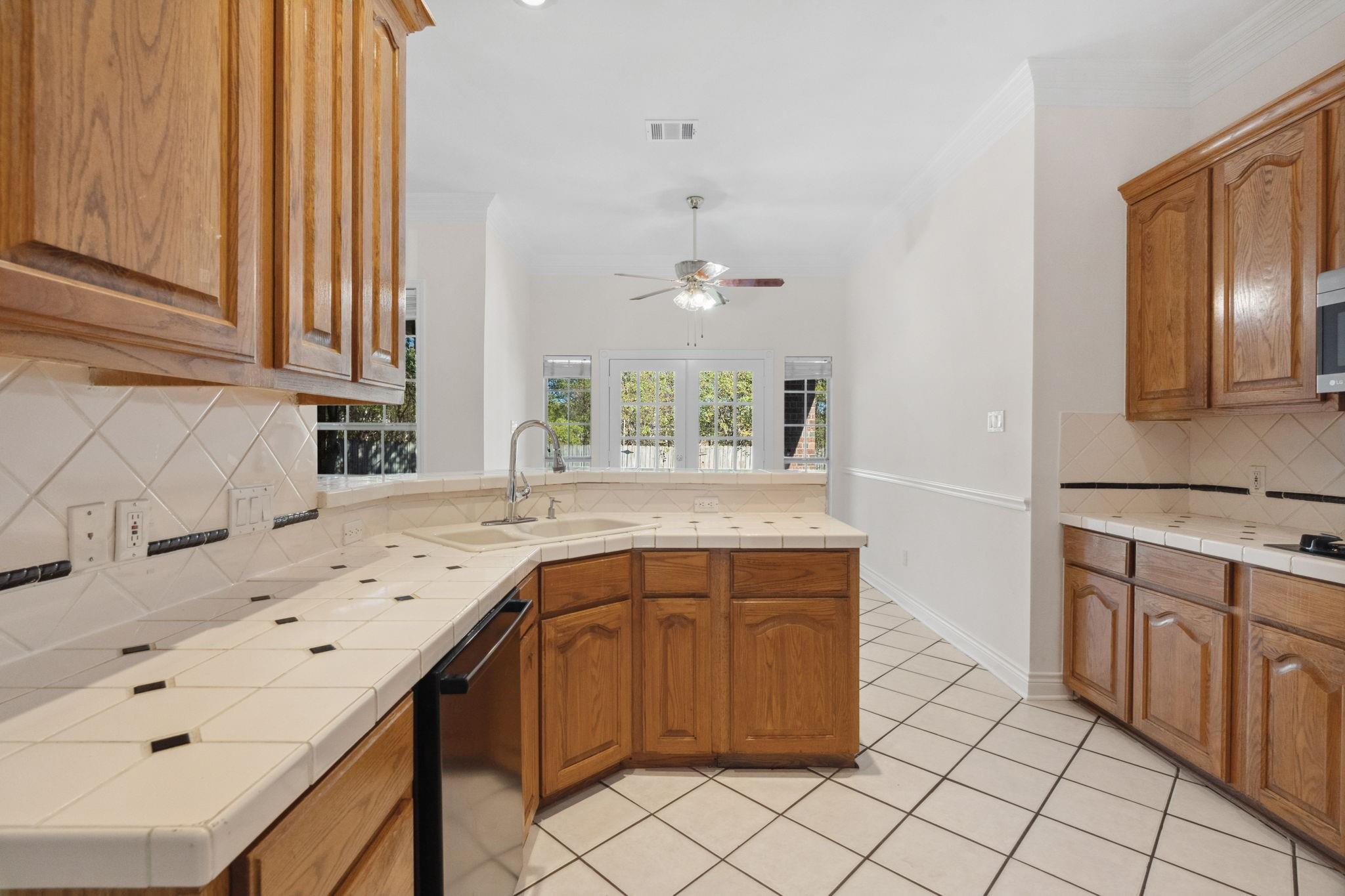 3600 Sawmill Dr Property Photo 23