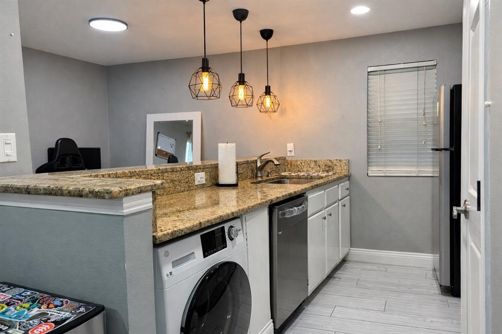2450 Ashdale Dr #210 Property Photo 7
