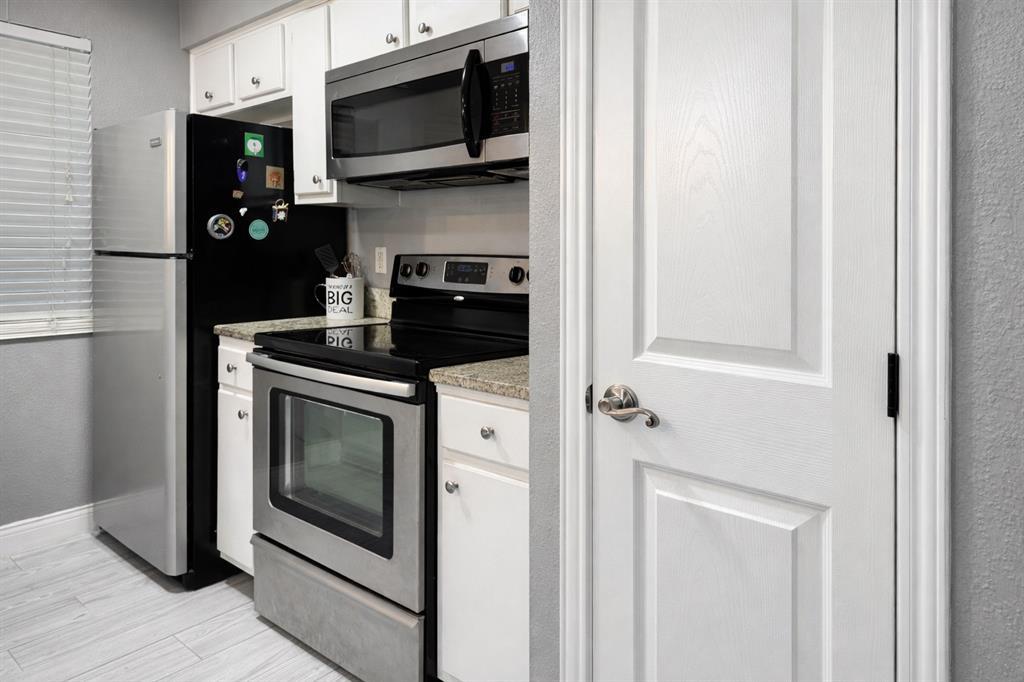 2450 Ashdale Dr #210 Property Photo 8
