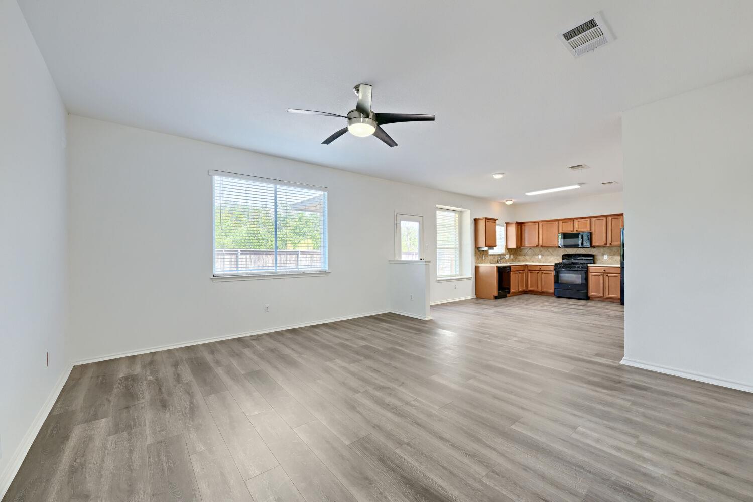 4125 Pebble Ridge Cv Property Photo 8