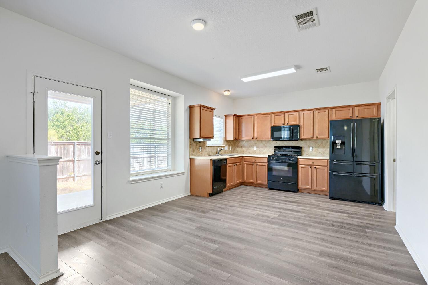 4125 Pebble Ridge Cv Property Photo 12