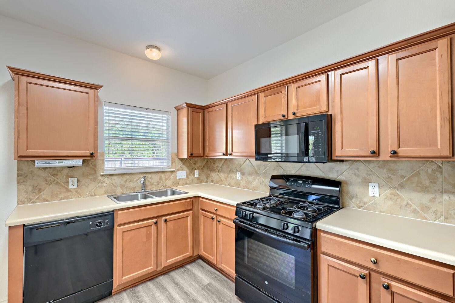 4125 Pebble Ridge Cv Property Photo 16