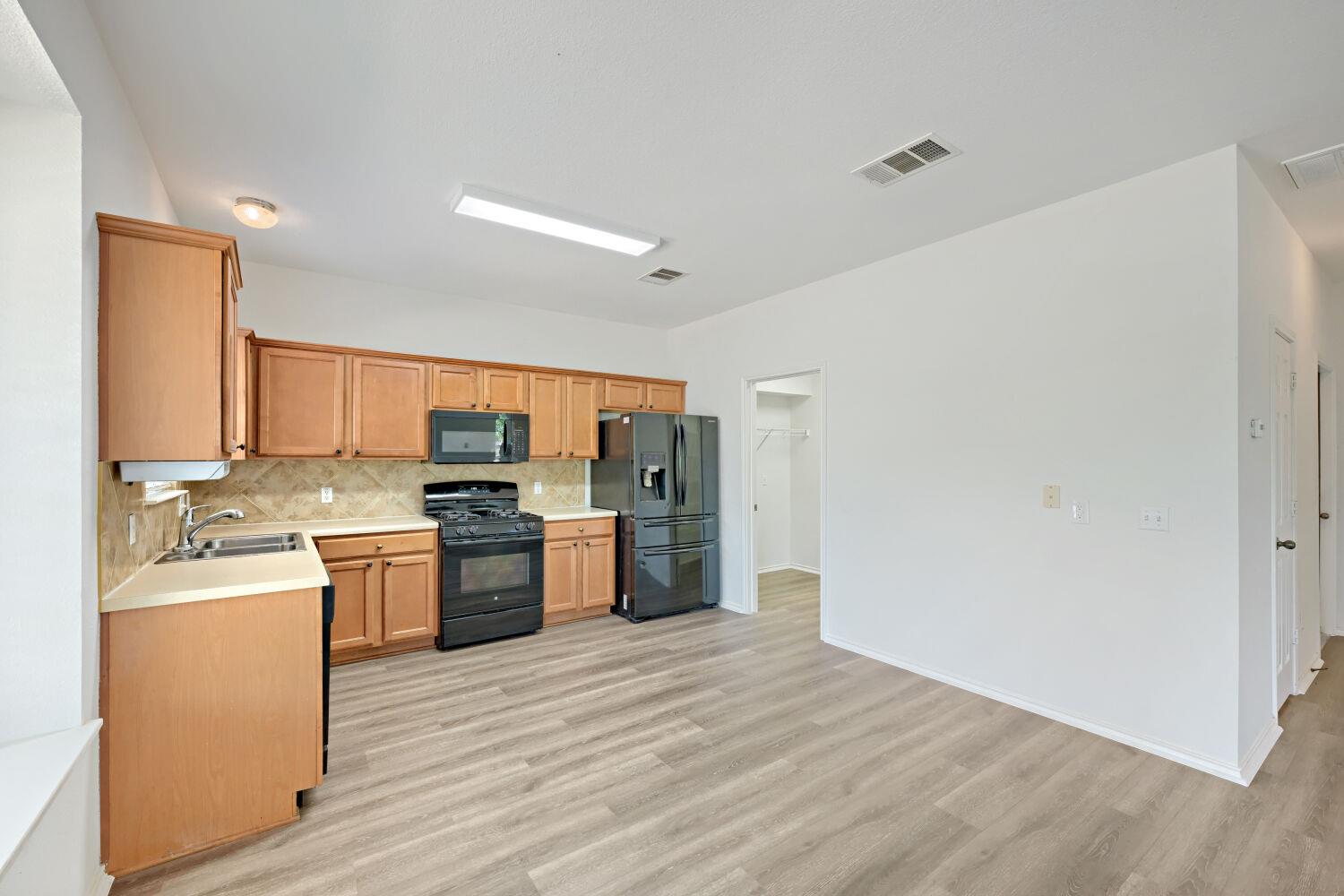 4125 Pebble Ridge Cv Property Photo 17