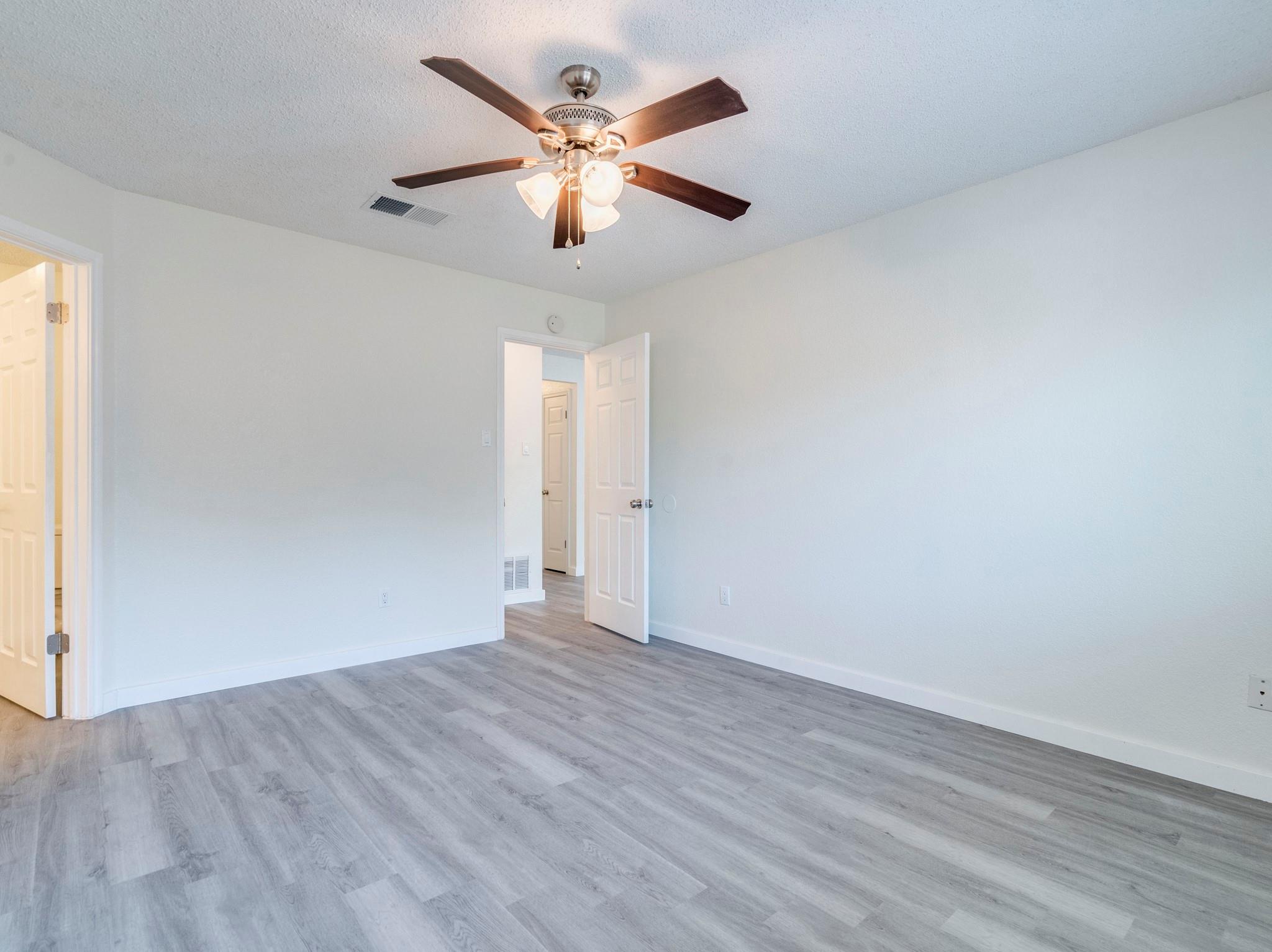 2204 Clayton Way Property Photo 12