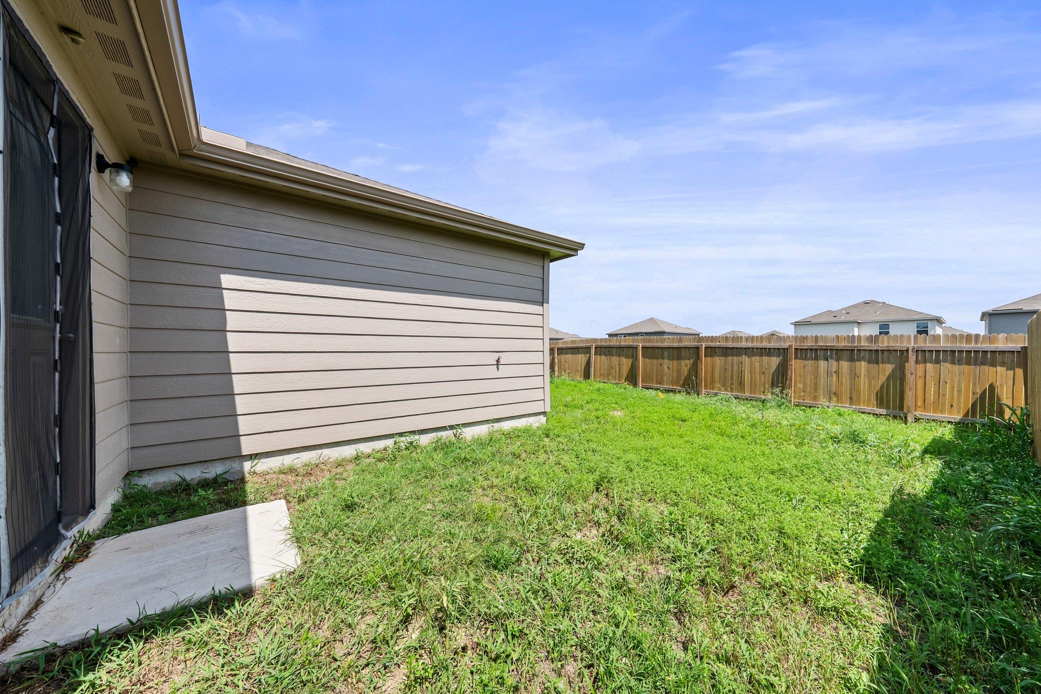 216 Wincanton Ln Property Photo 23