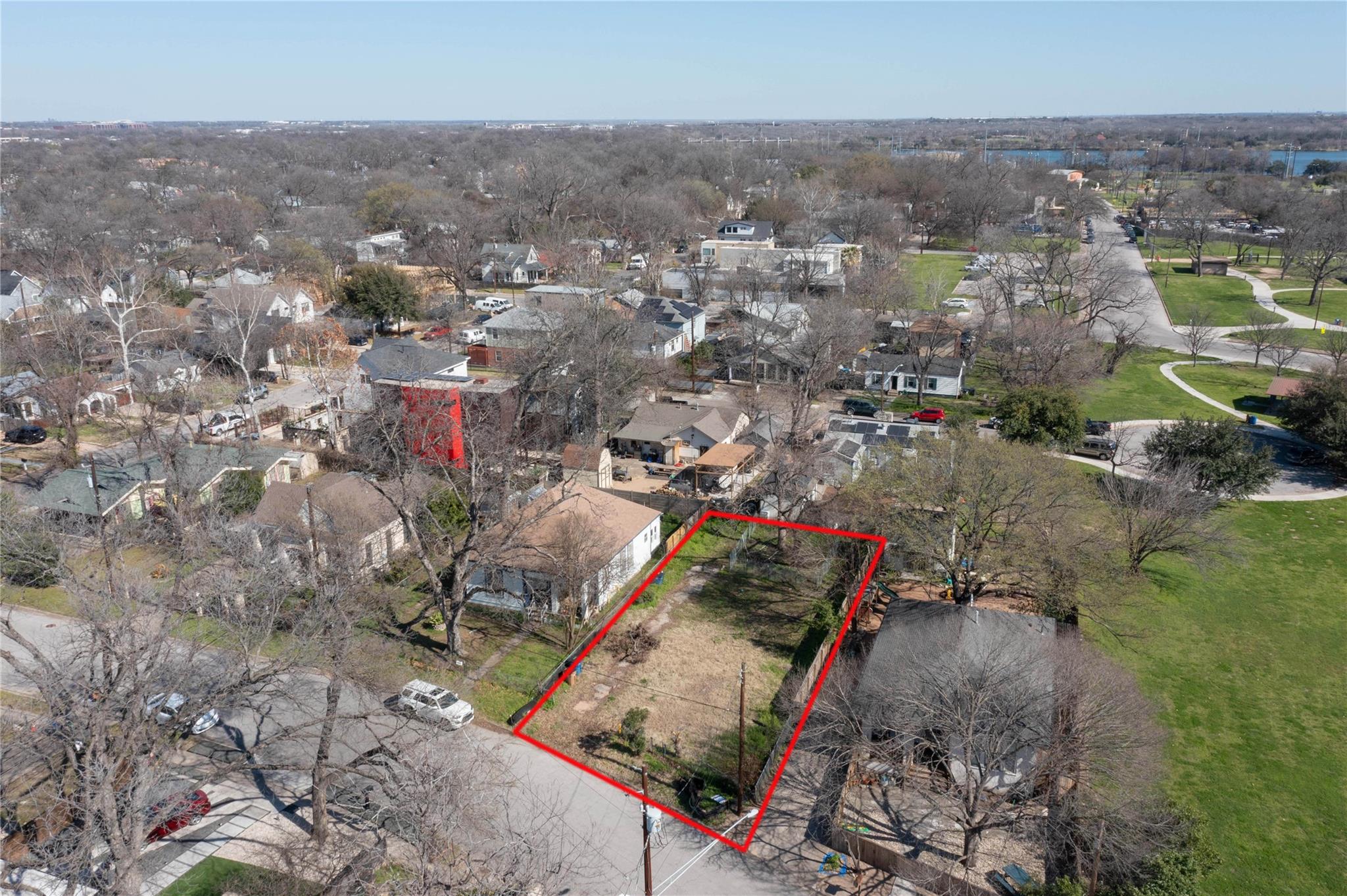 33 Chalmers Ave Property Photo 4