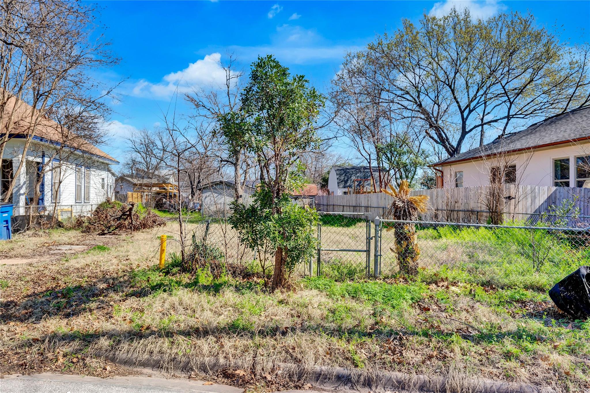 33 Chalmers Ave Property Photo 7