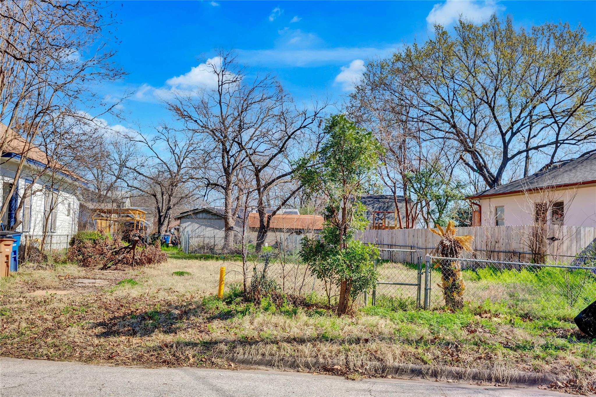 33 Chalmers Ave Property Photo 8