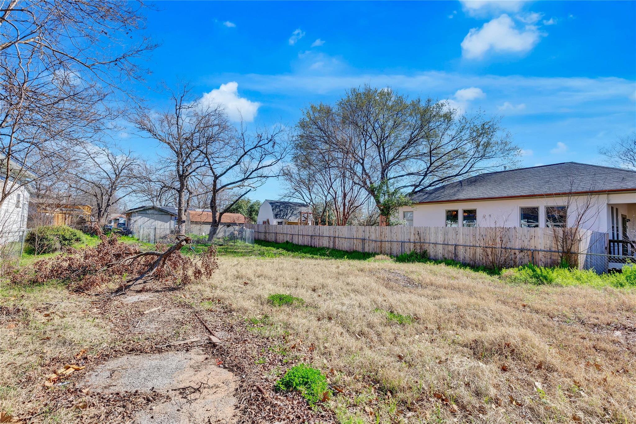 33 Chalmers Ave Property Photo 10