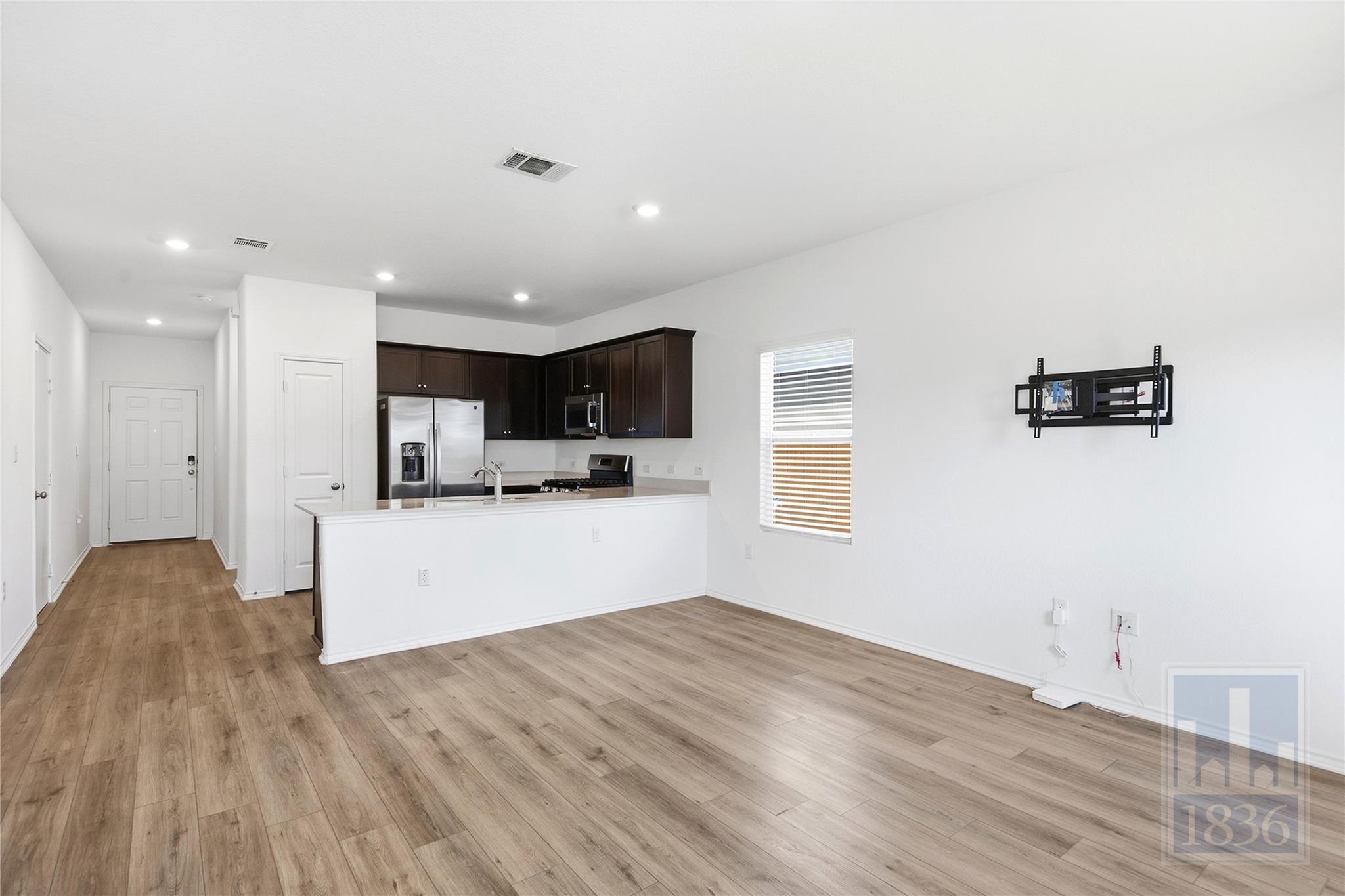 13705 Menard Way Property Photo 2