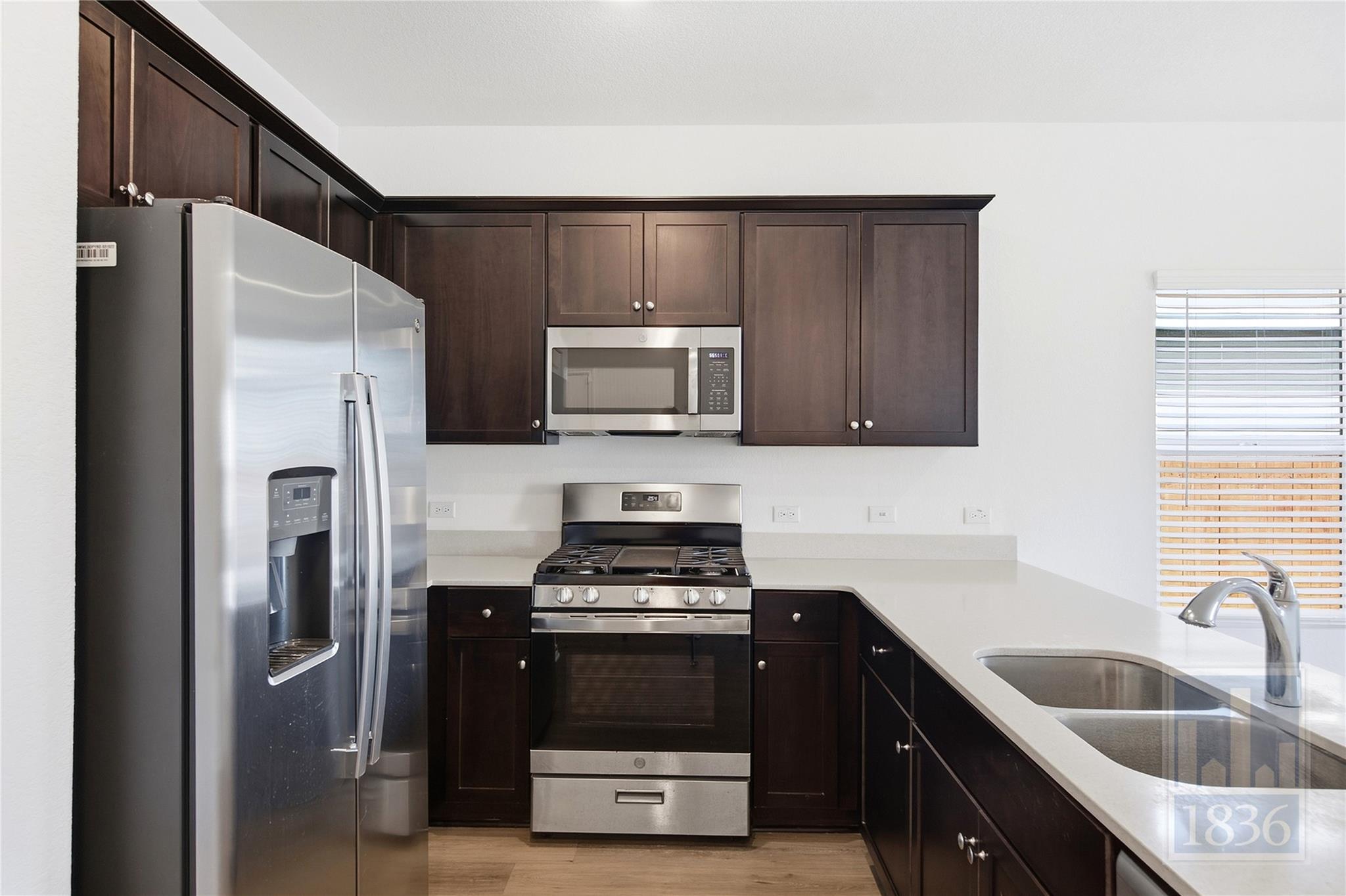 13705 Menard Way Property Photo 5