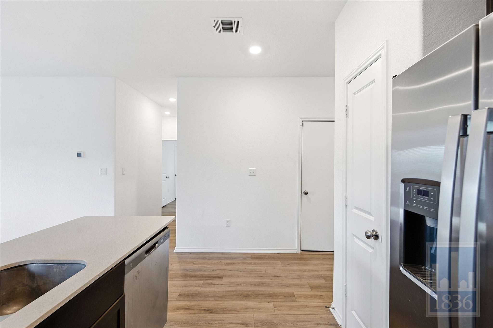 13705 Menard Way Property Photo 6