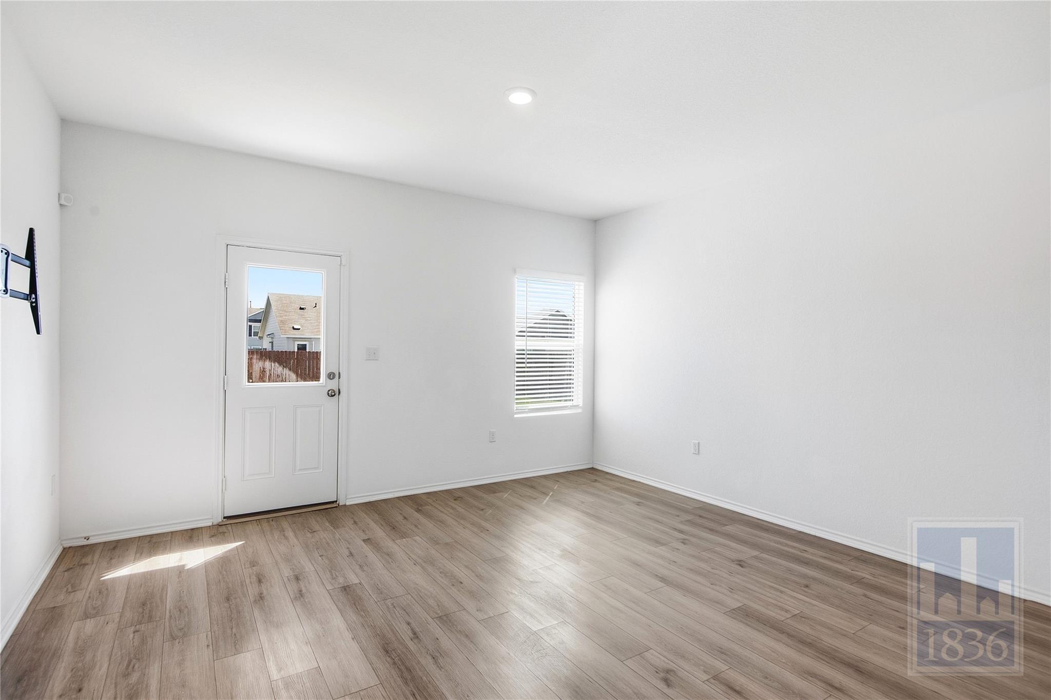 13705 Menard Way Property Photo 7