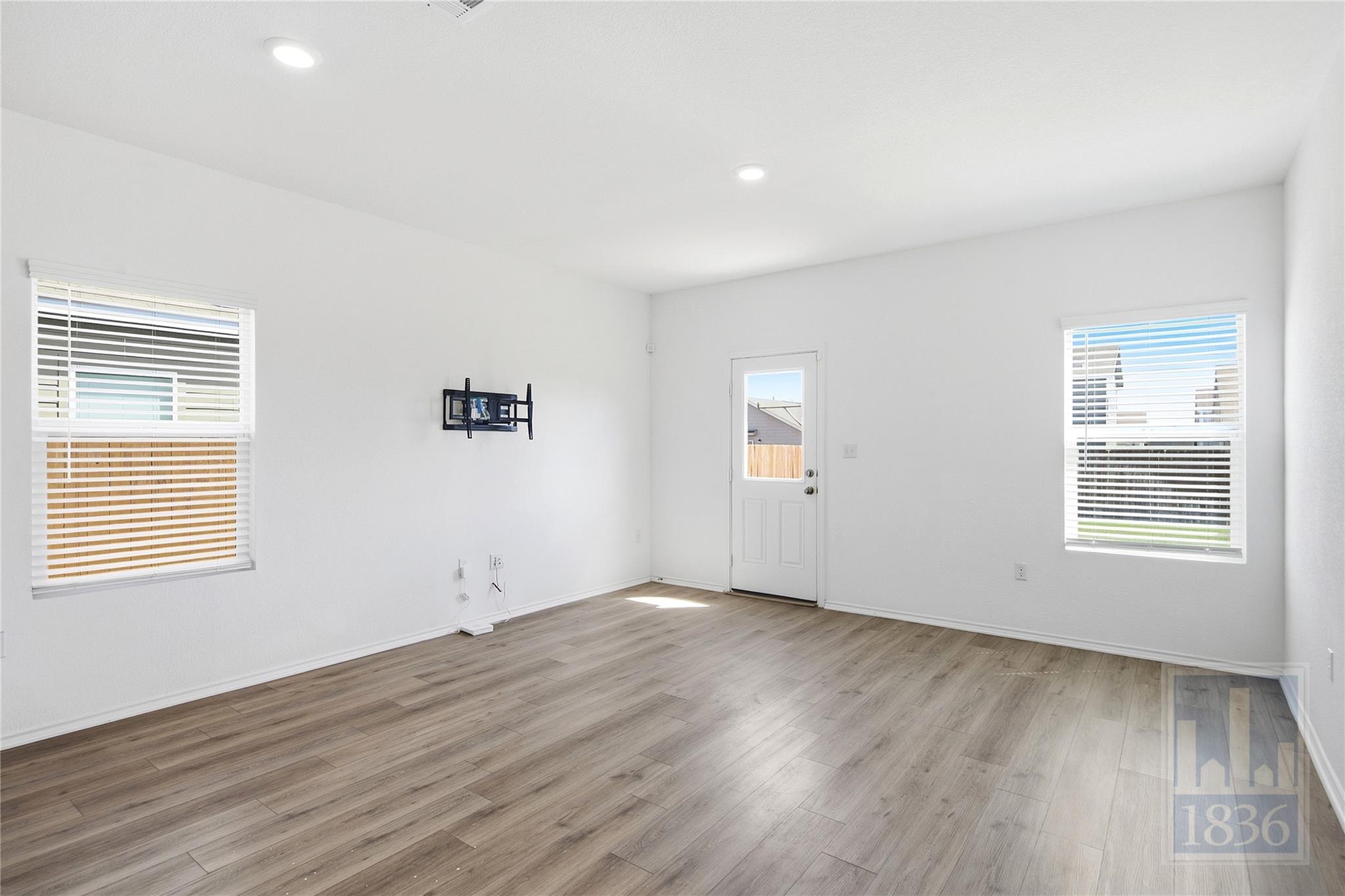 13705 Menard Way Property Photo 9