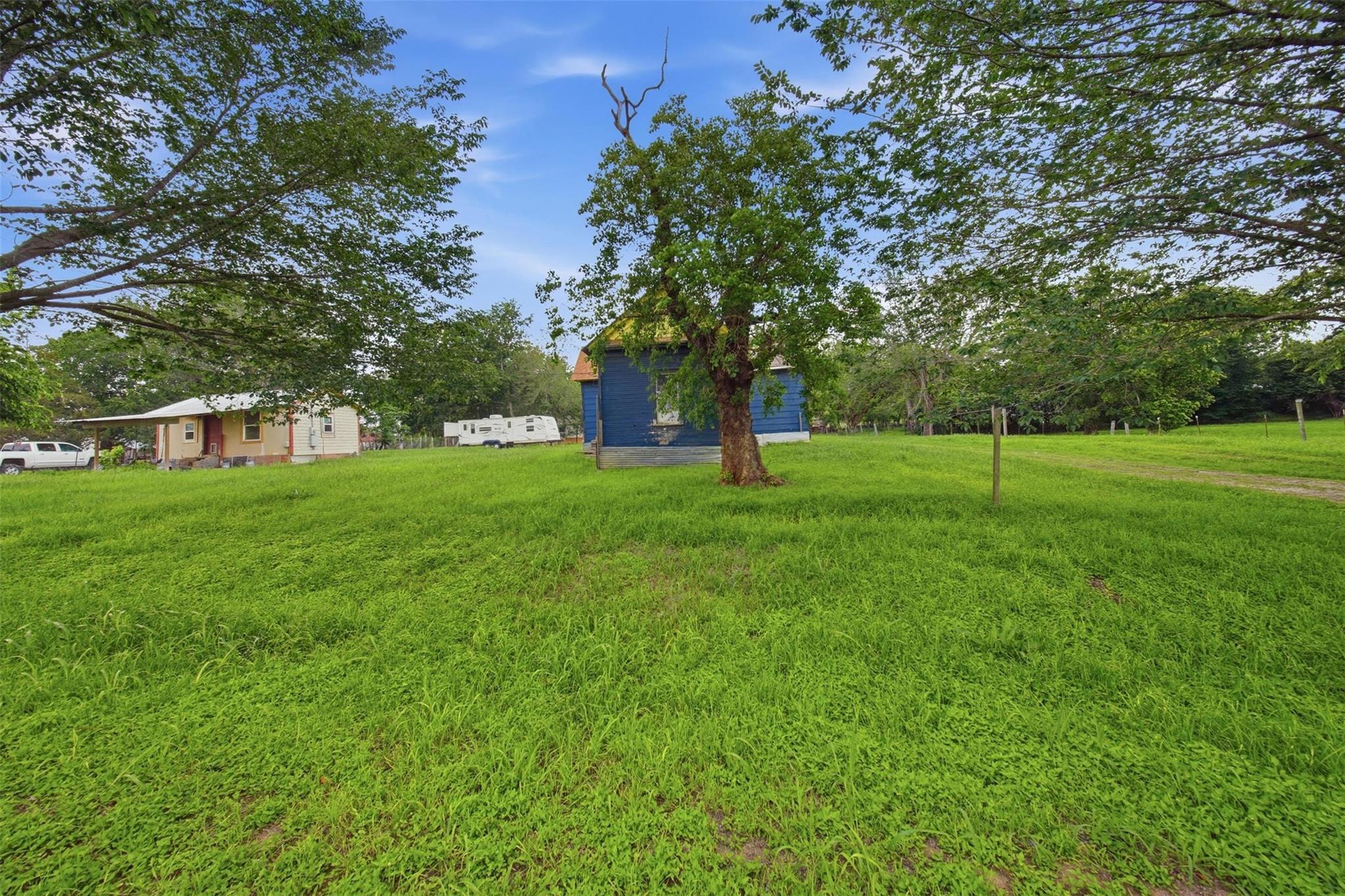 148 Brenham St Property Photo 23