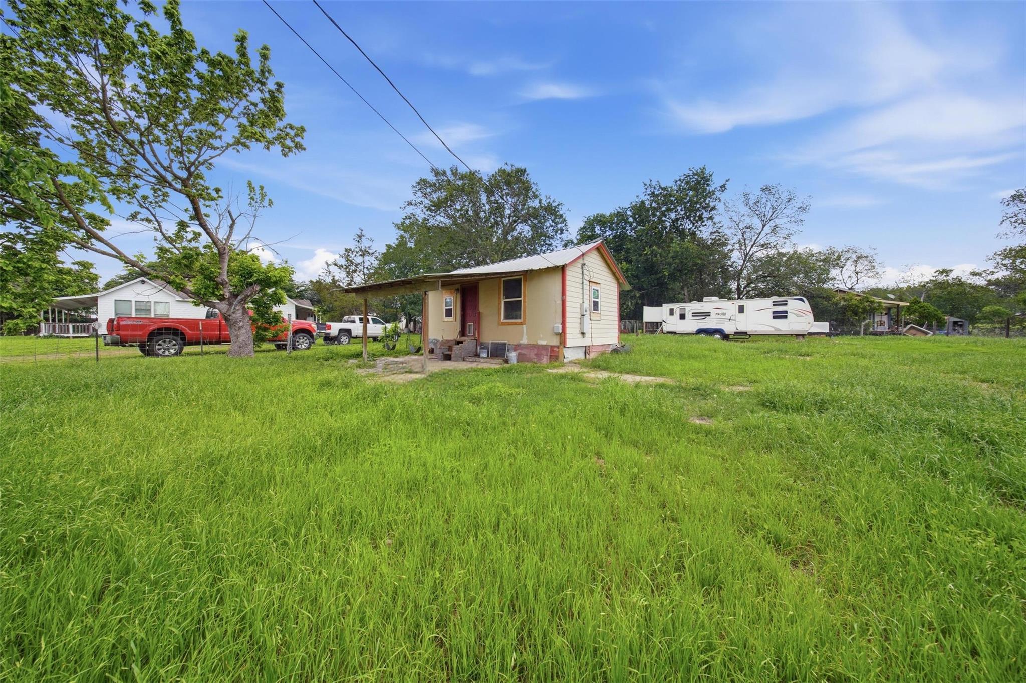 148 Brenham St Property Photo 31