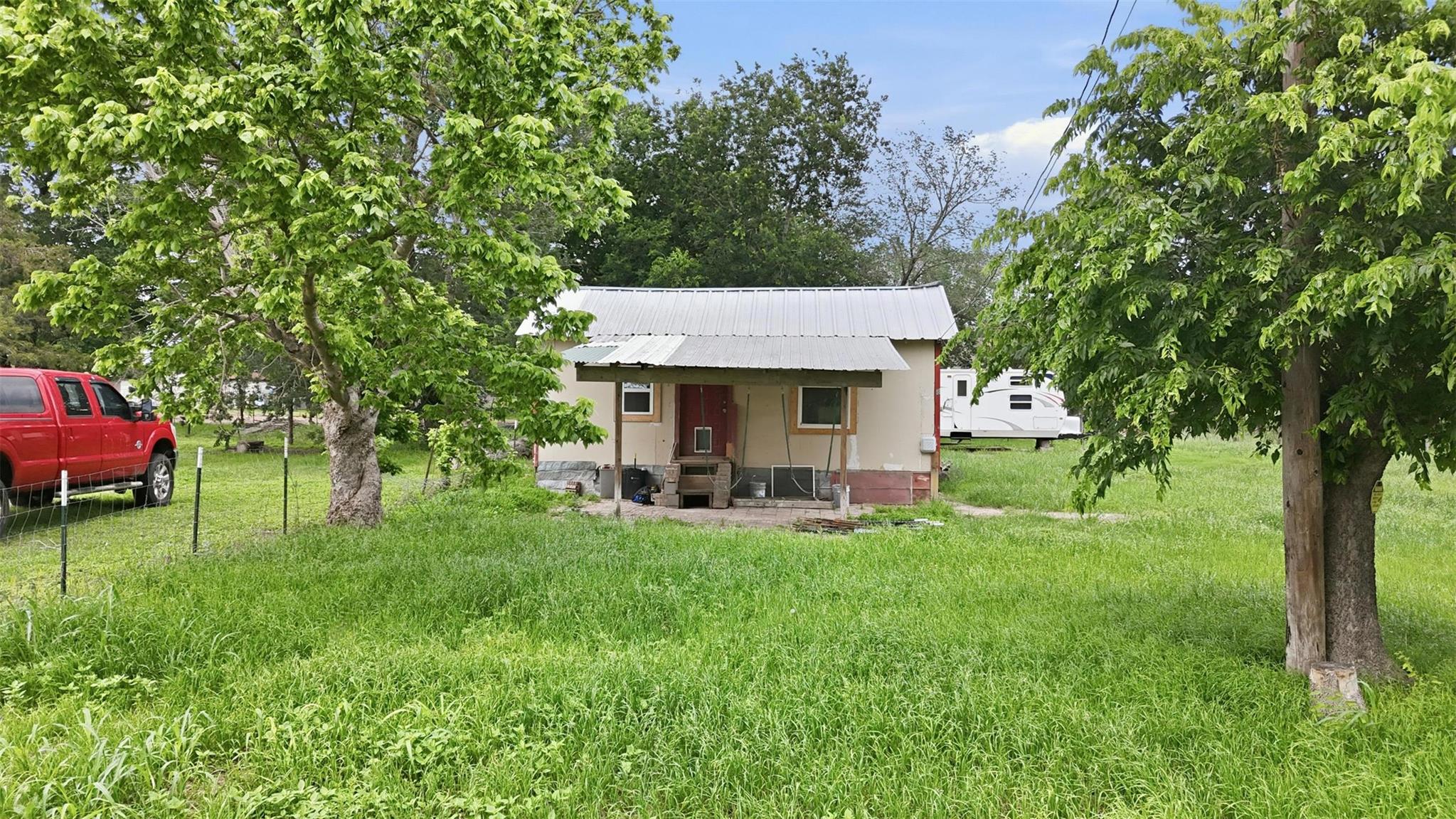 148 Brenham St Property Photo 32