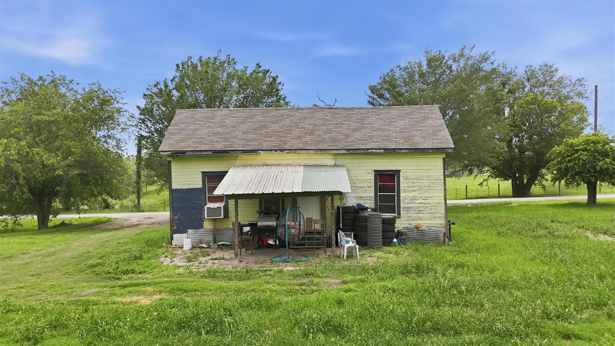 148 Brenham St Property Photo 36
