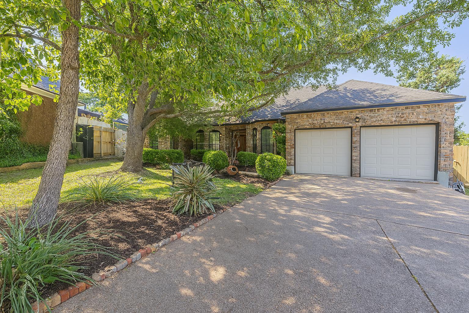 7303 Bluntleaf Cv Property Photo 1
