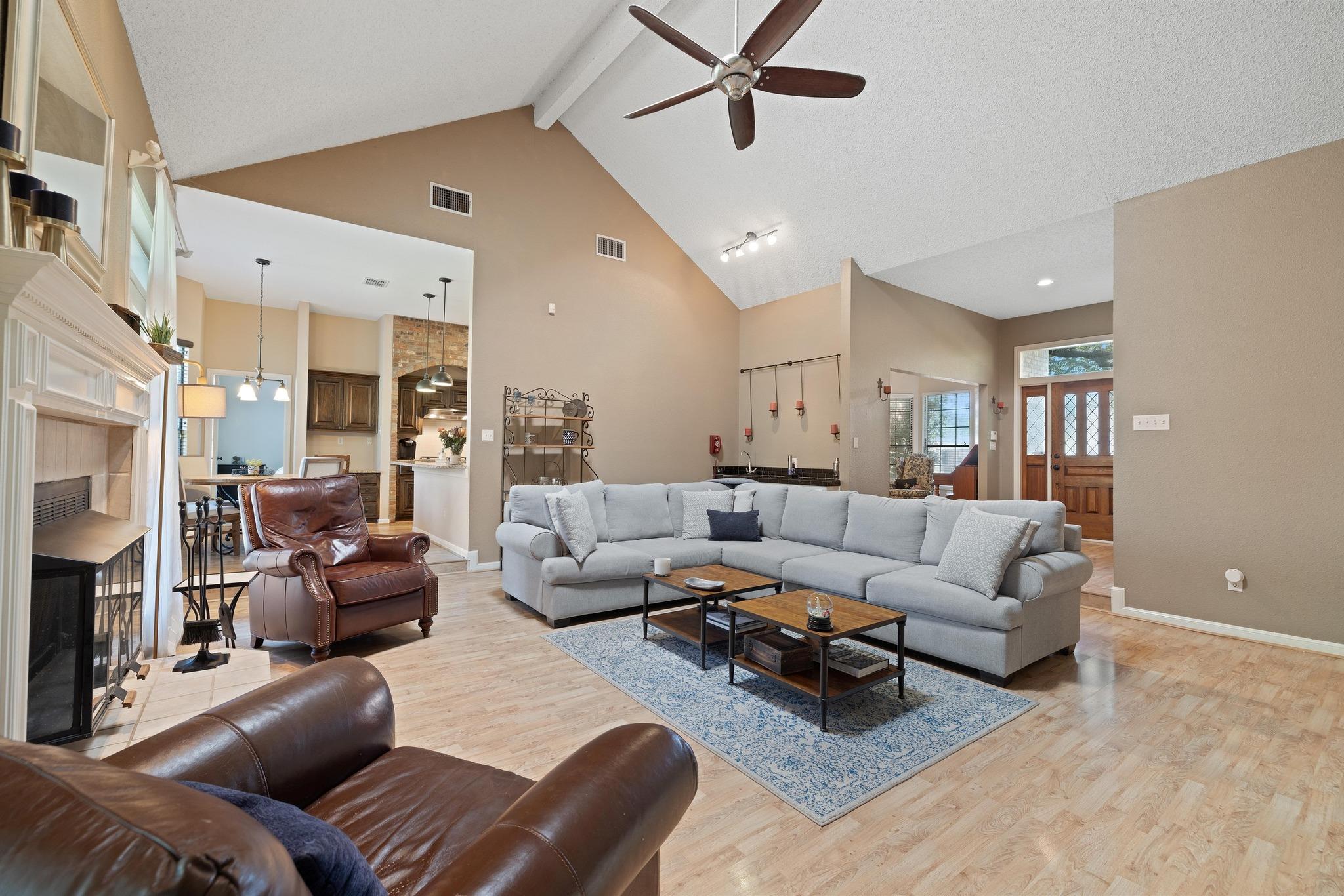 7303 Bluntleaf Cv Property Photo 6