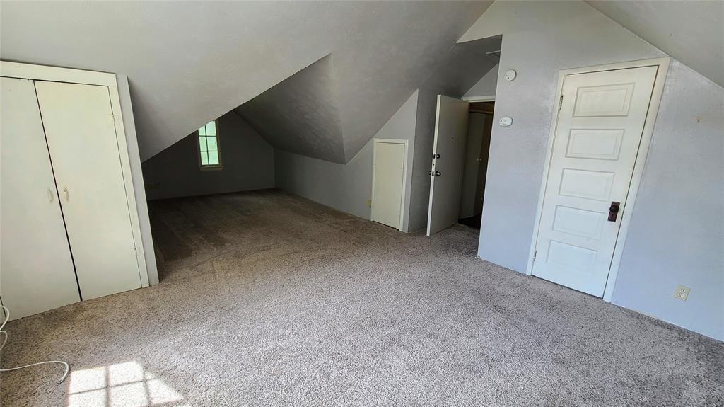 1913 Robbins Pl #b Property Photo 4