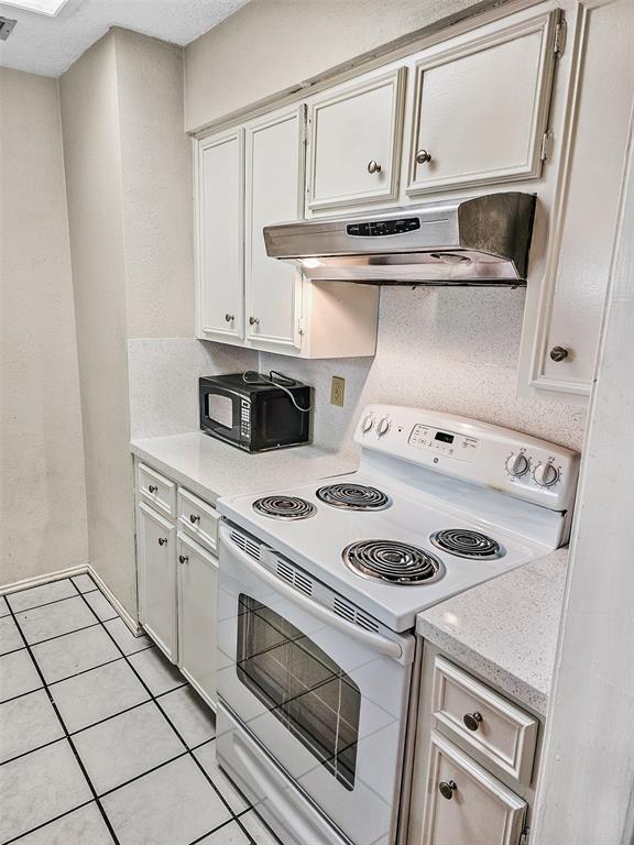2706 Salado St #303 Property Photo 3