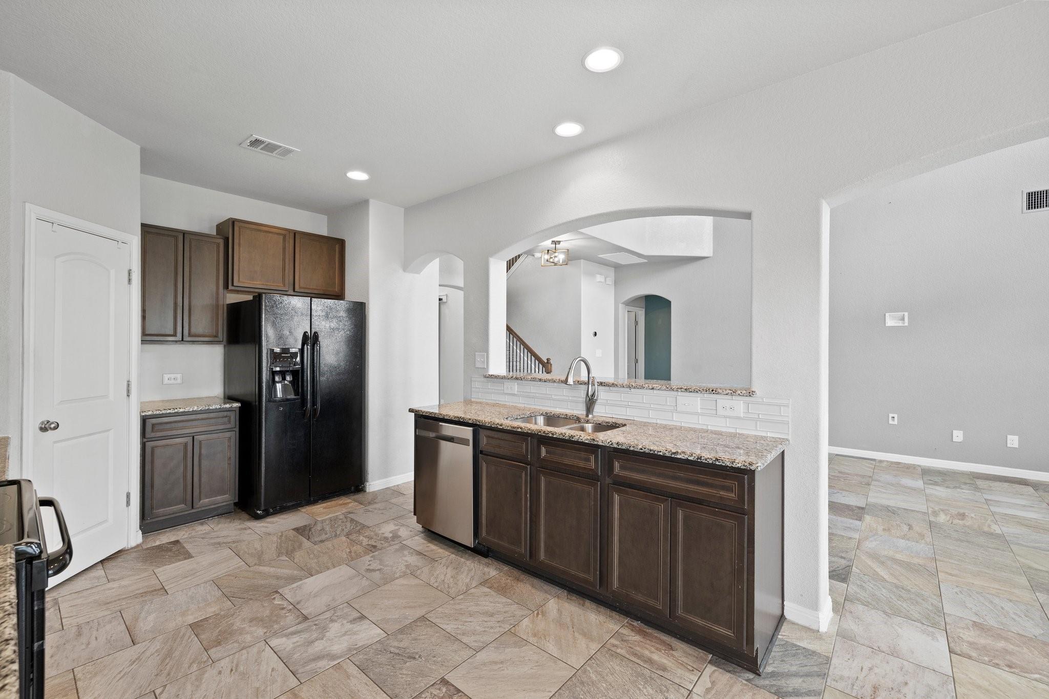 424 Hendelson Ln Property Photo 10