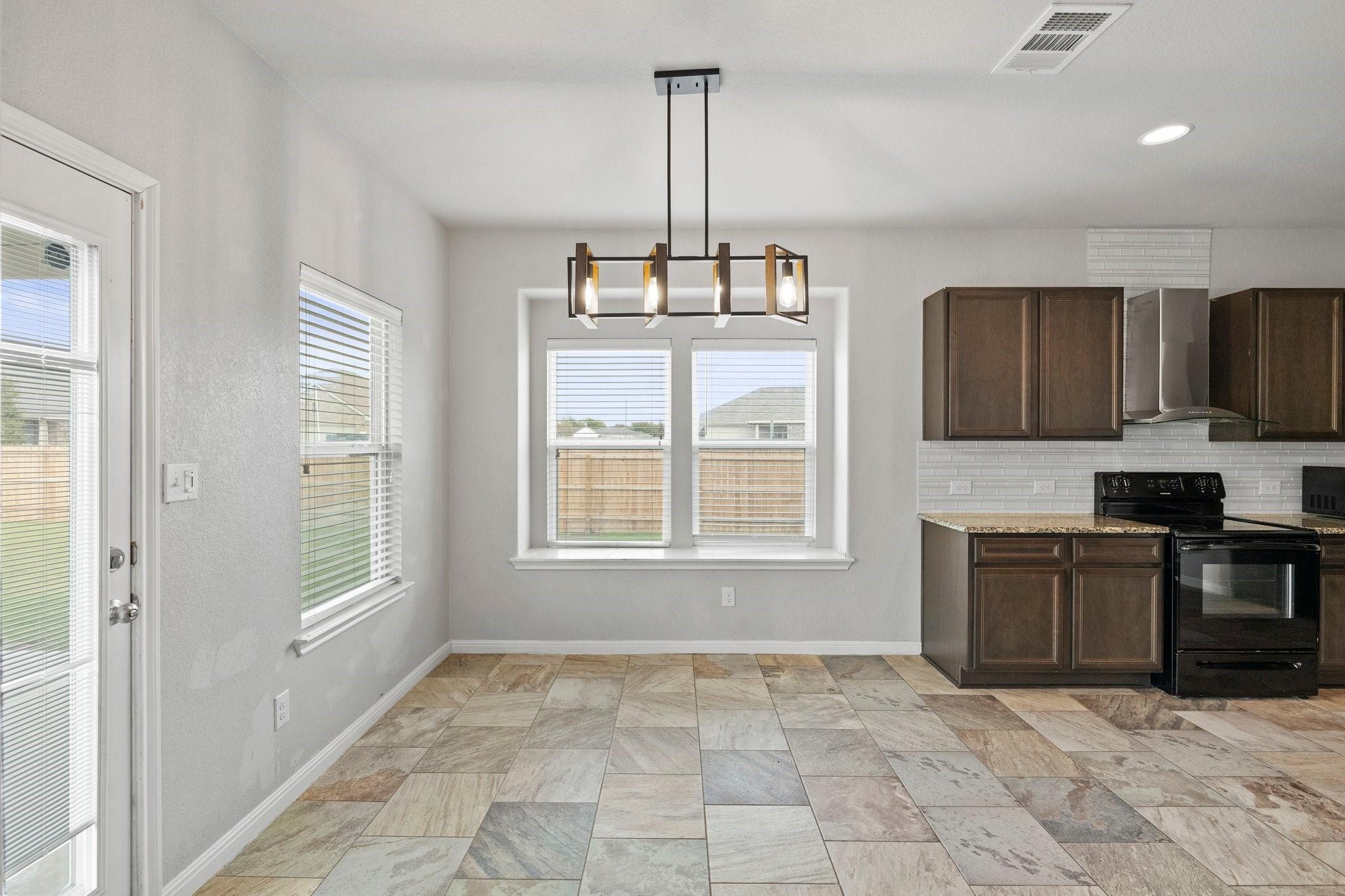 424 Hendelson Ln Property Photo 11