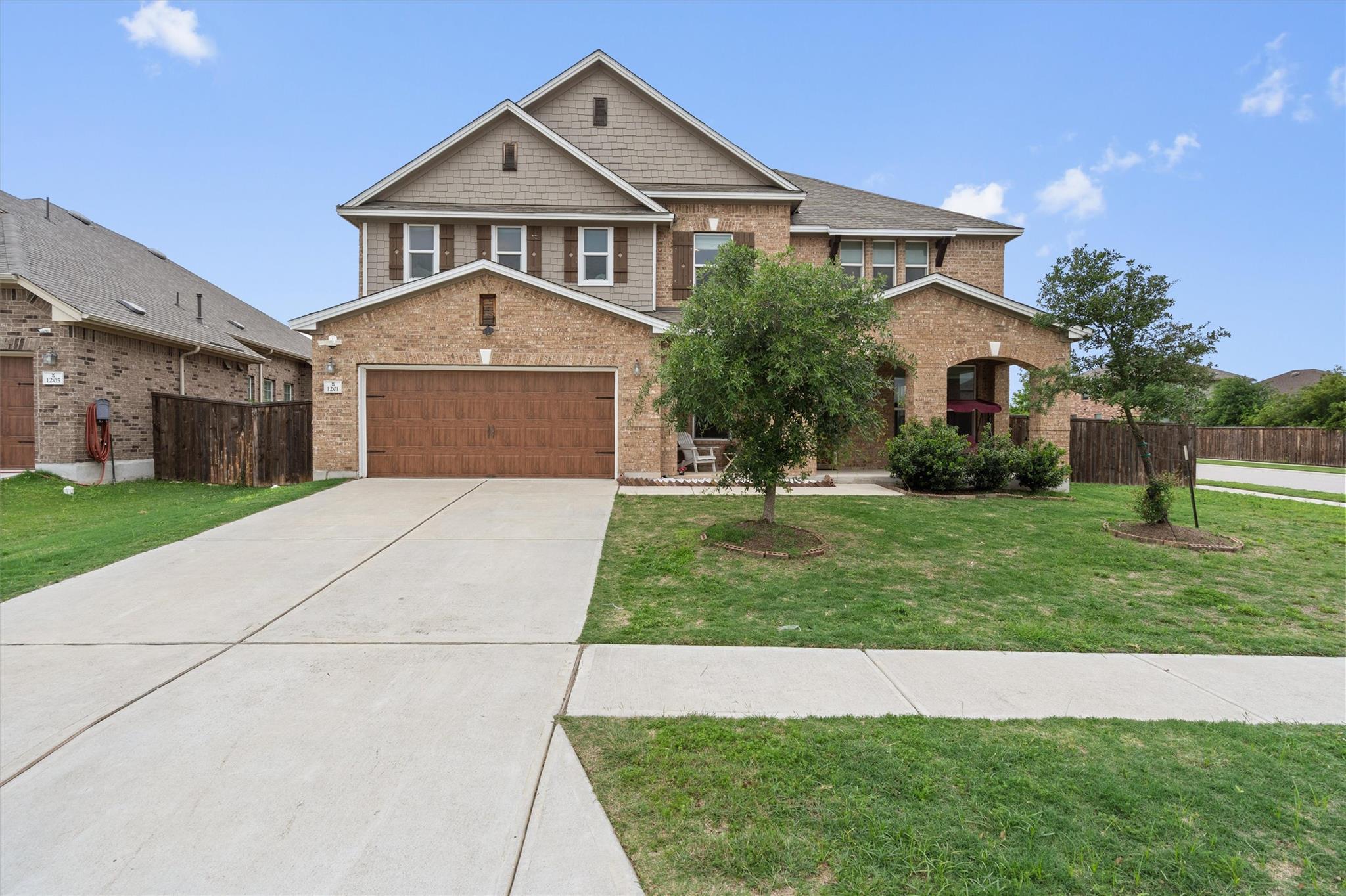 1201 Euless Ln Property Photo 1