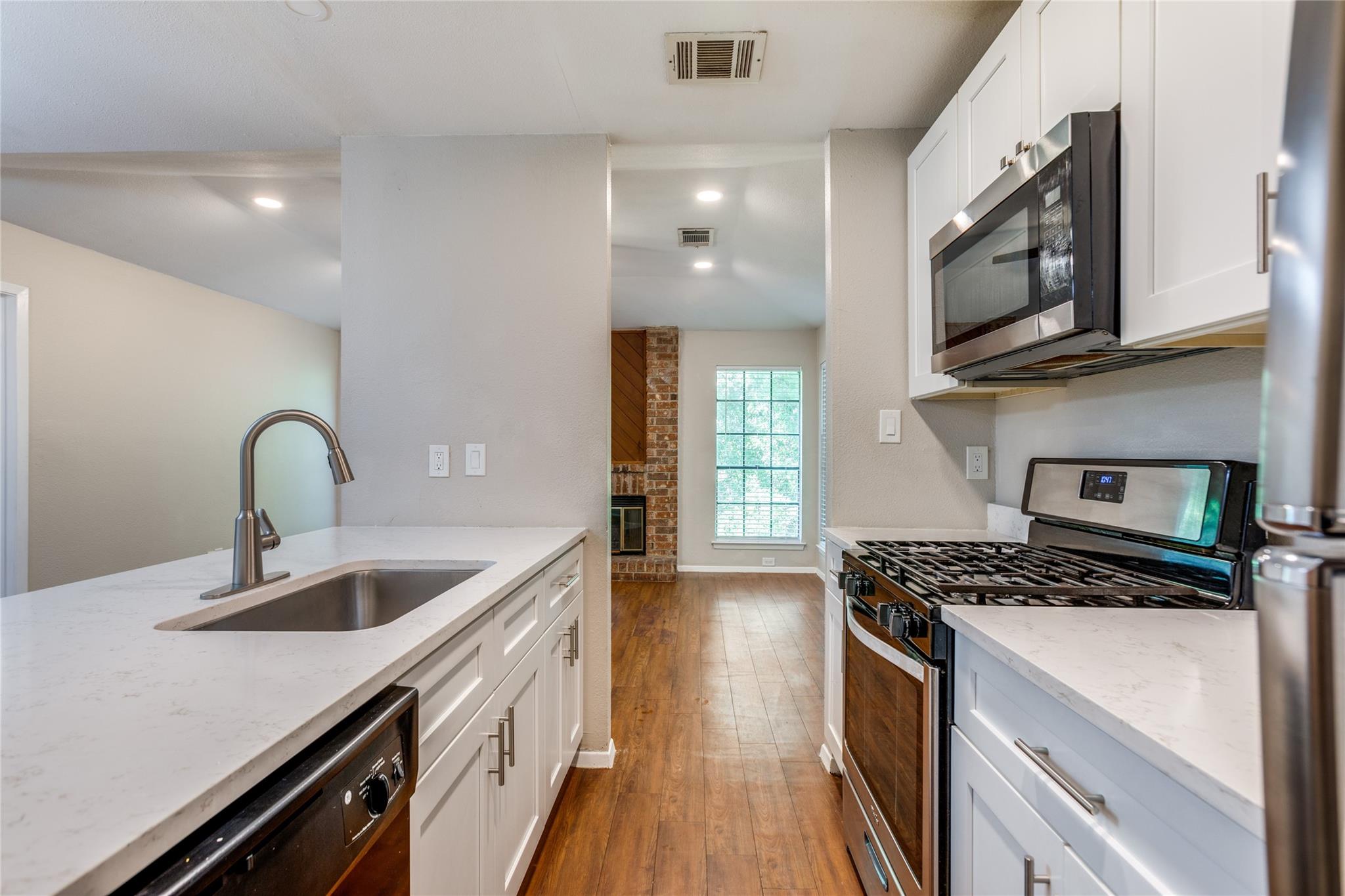 11301 Nicole Cv #c Property Photo 15
