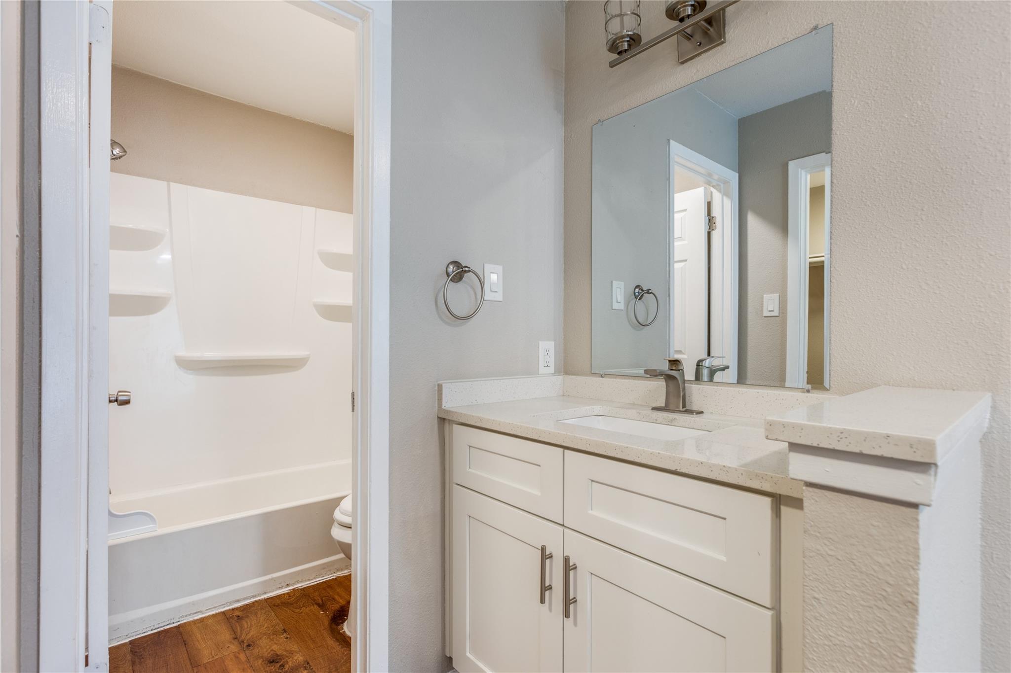 11301 Nicole Cv #c Property Photo 18