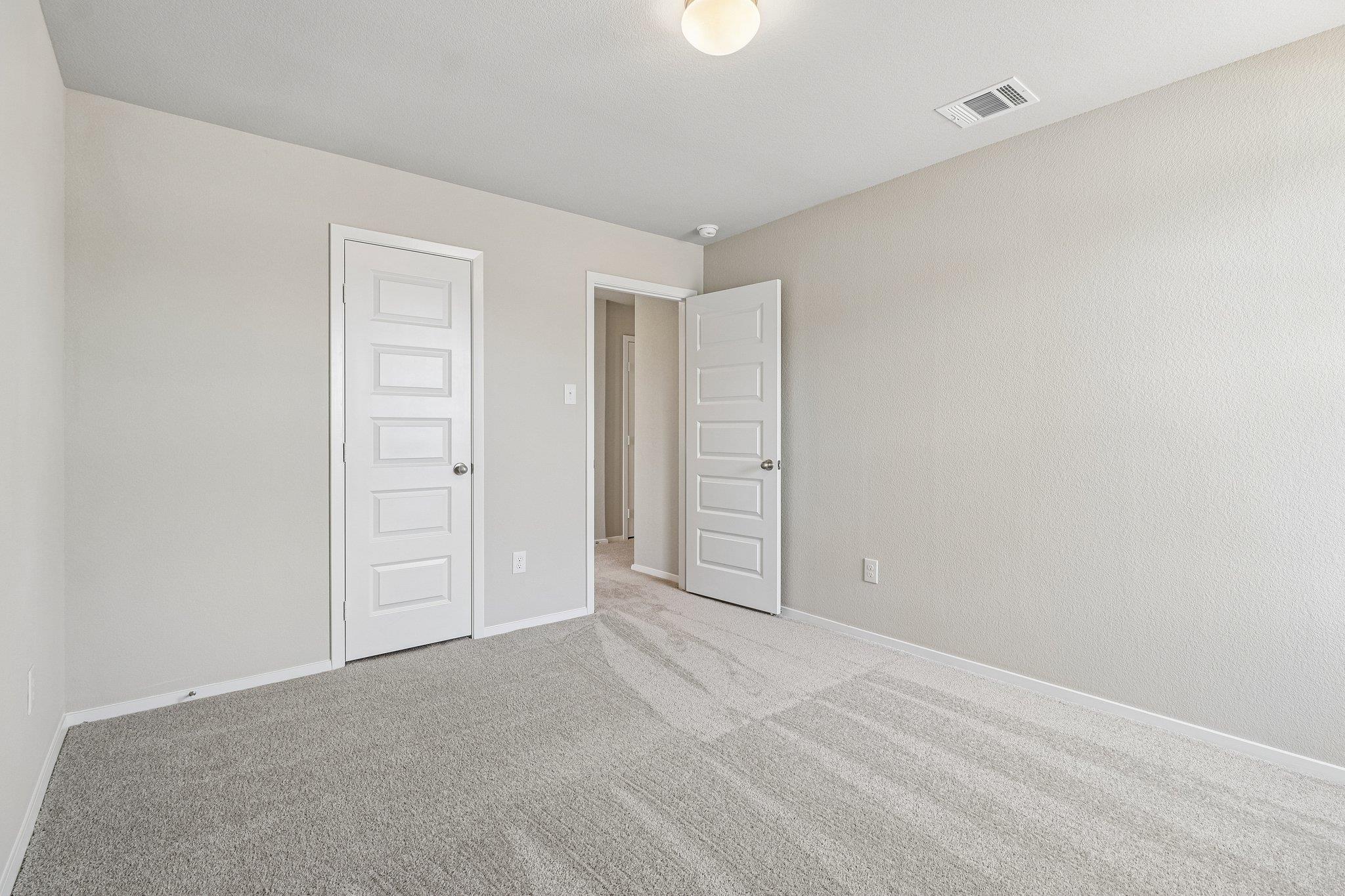 370 Golden Paint Trl Property Photo 20