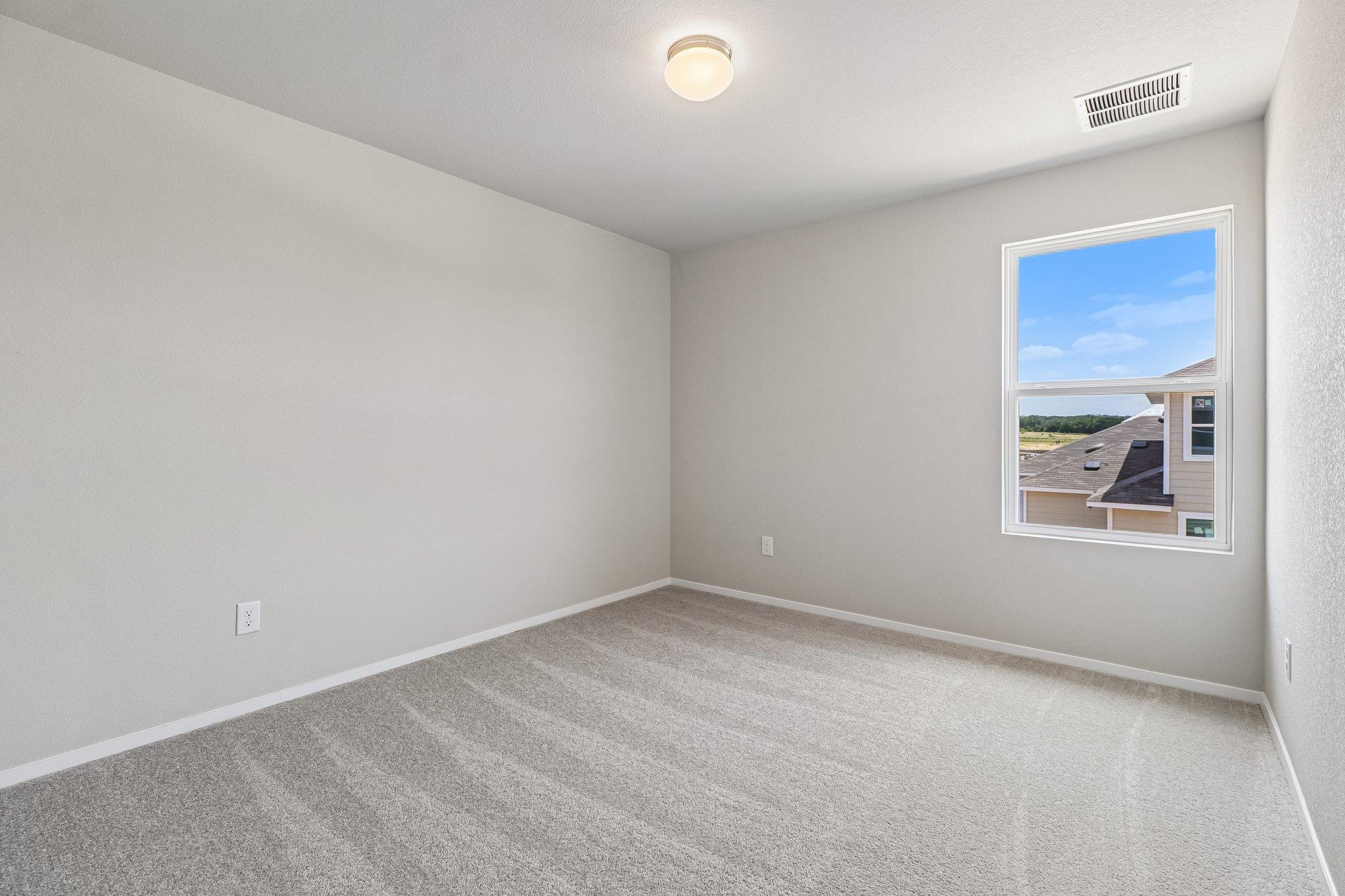 370 Golden Paint Trl Property Photo 24