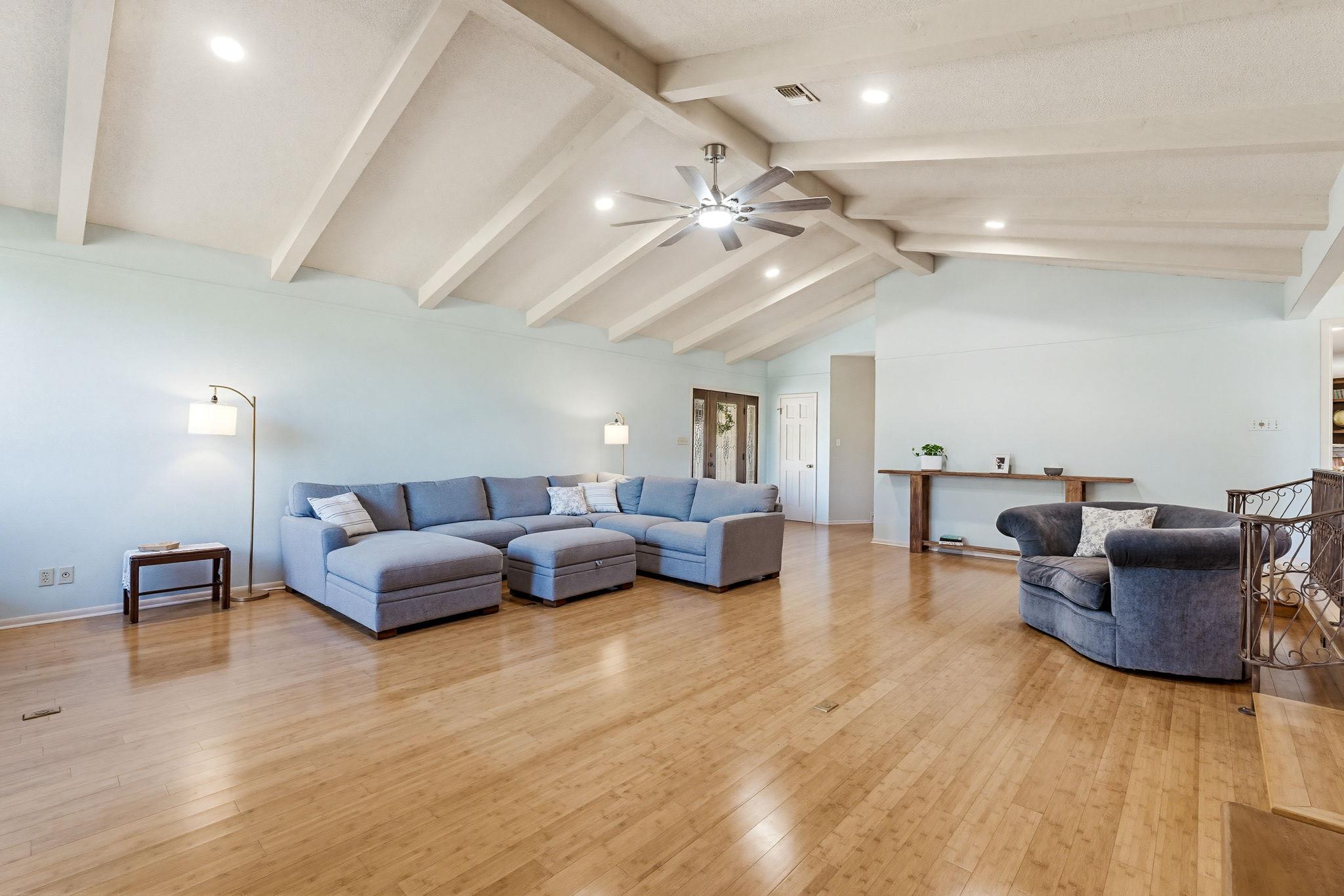 20 Sheppard Ln Property Photo 6