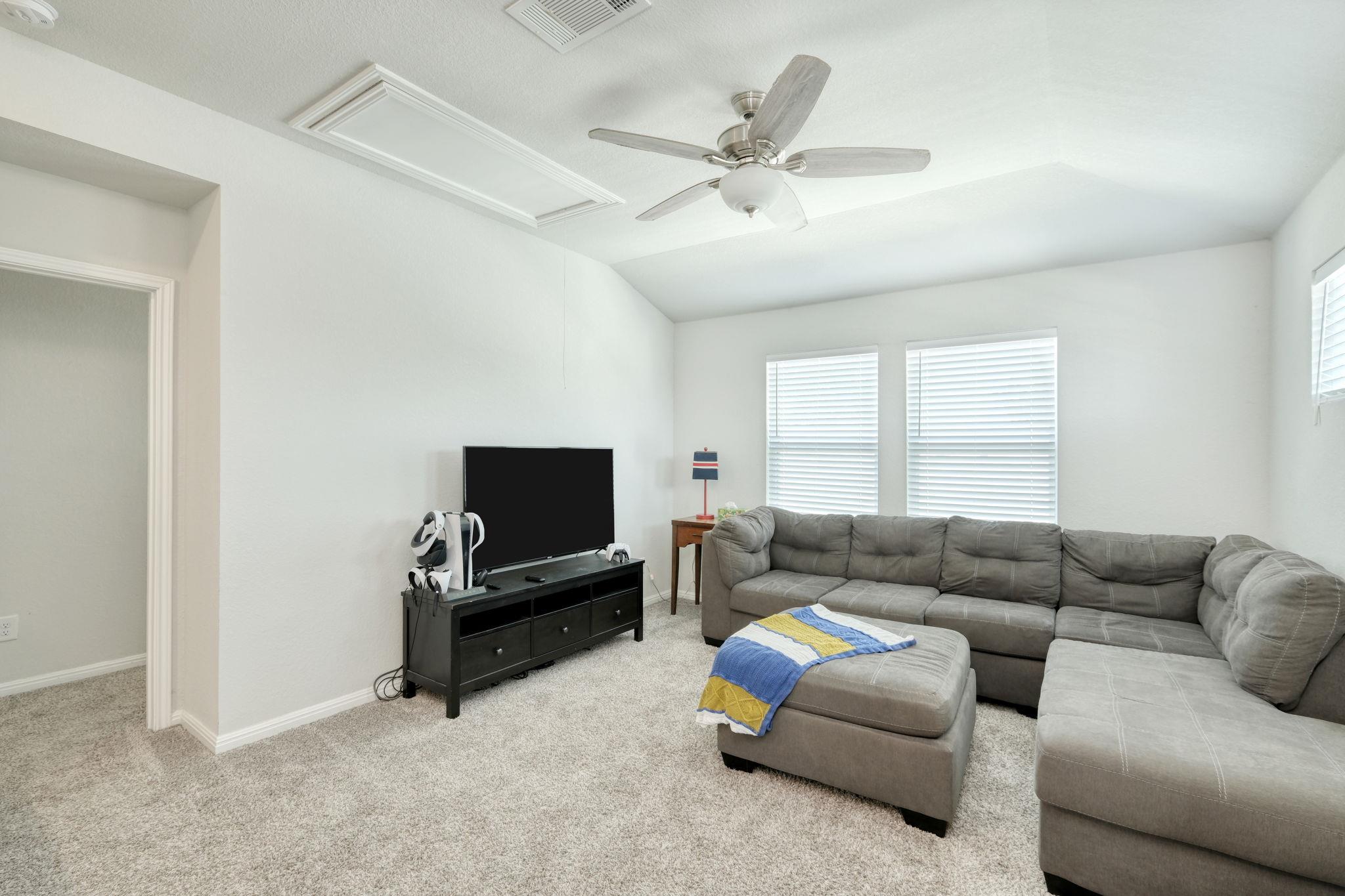 1009 Whelk Loop Property Photo 15