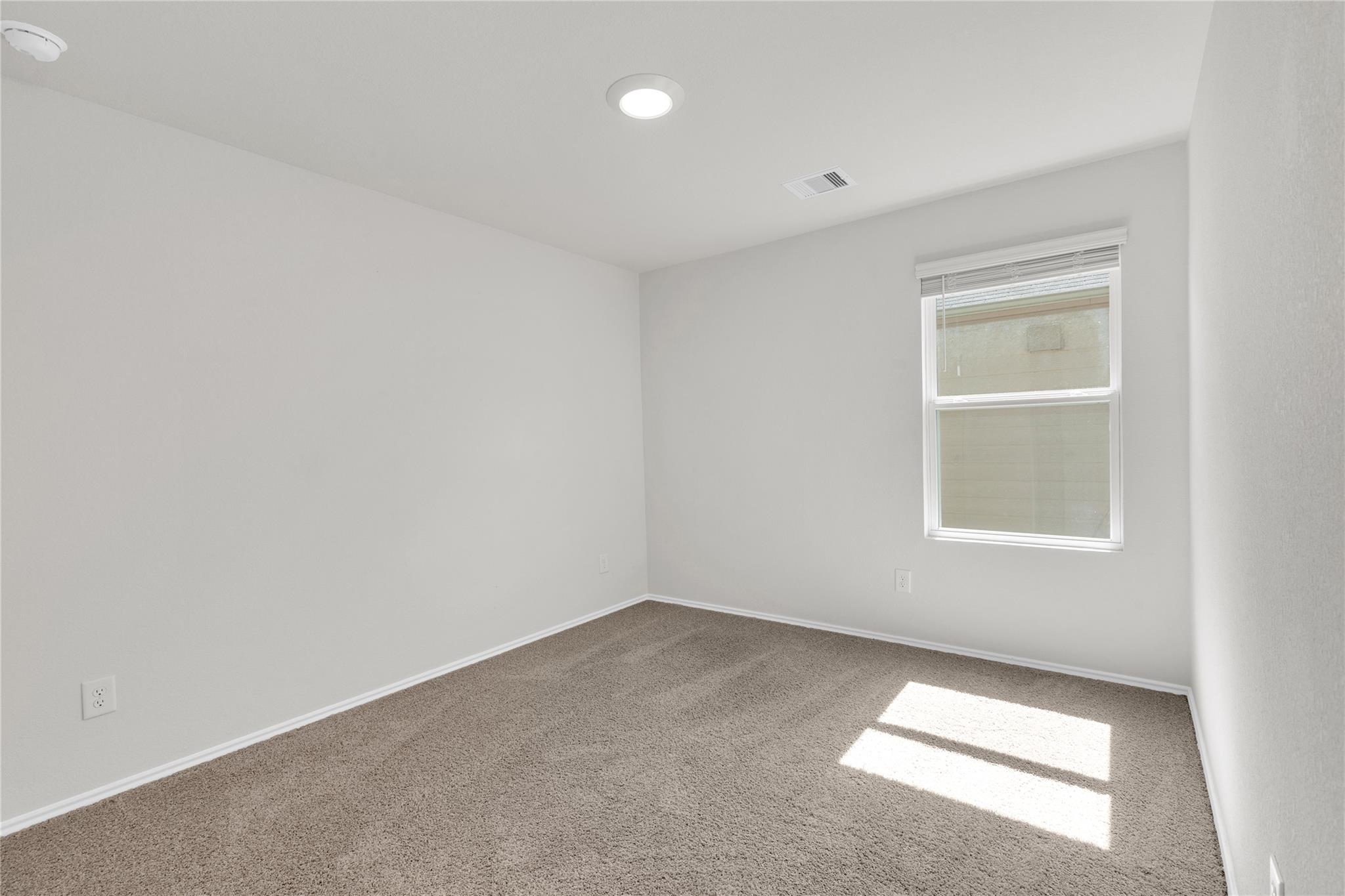 238 Sickle Loop Property Photo 8