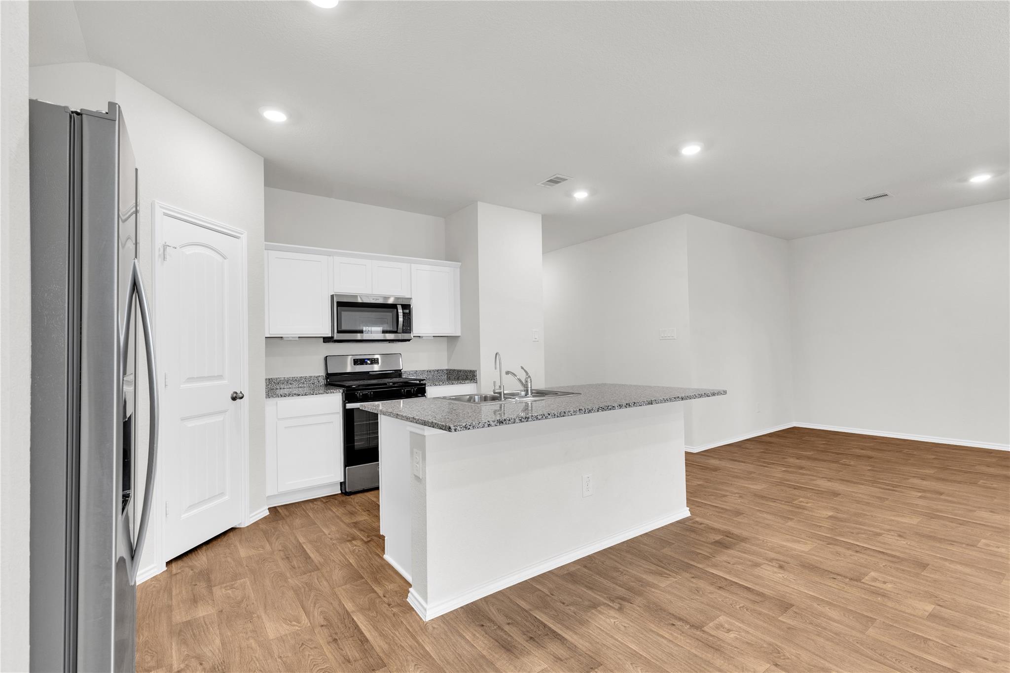 238 Sickle Loop Property Photo 16