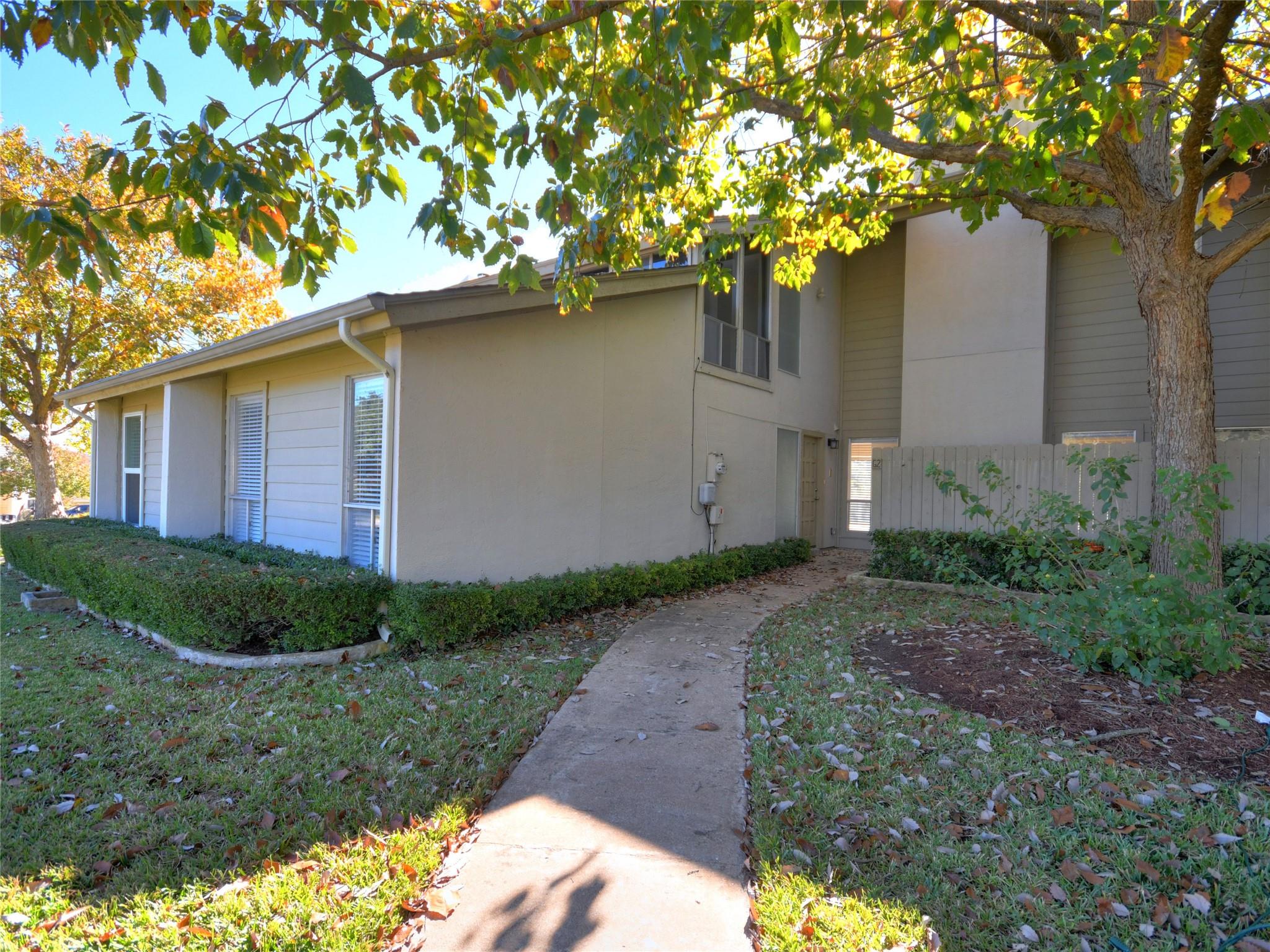 100 Lido Cir #g2 Property Photo 3