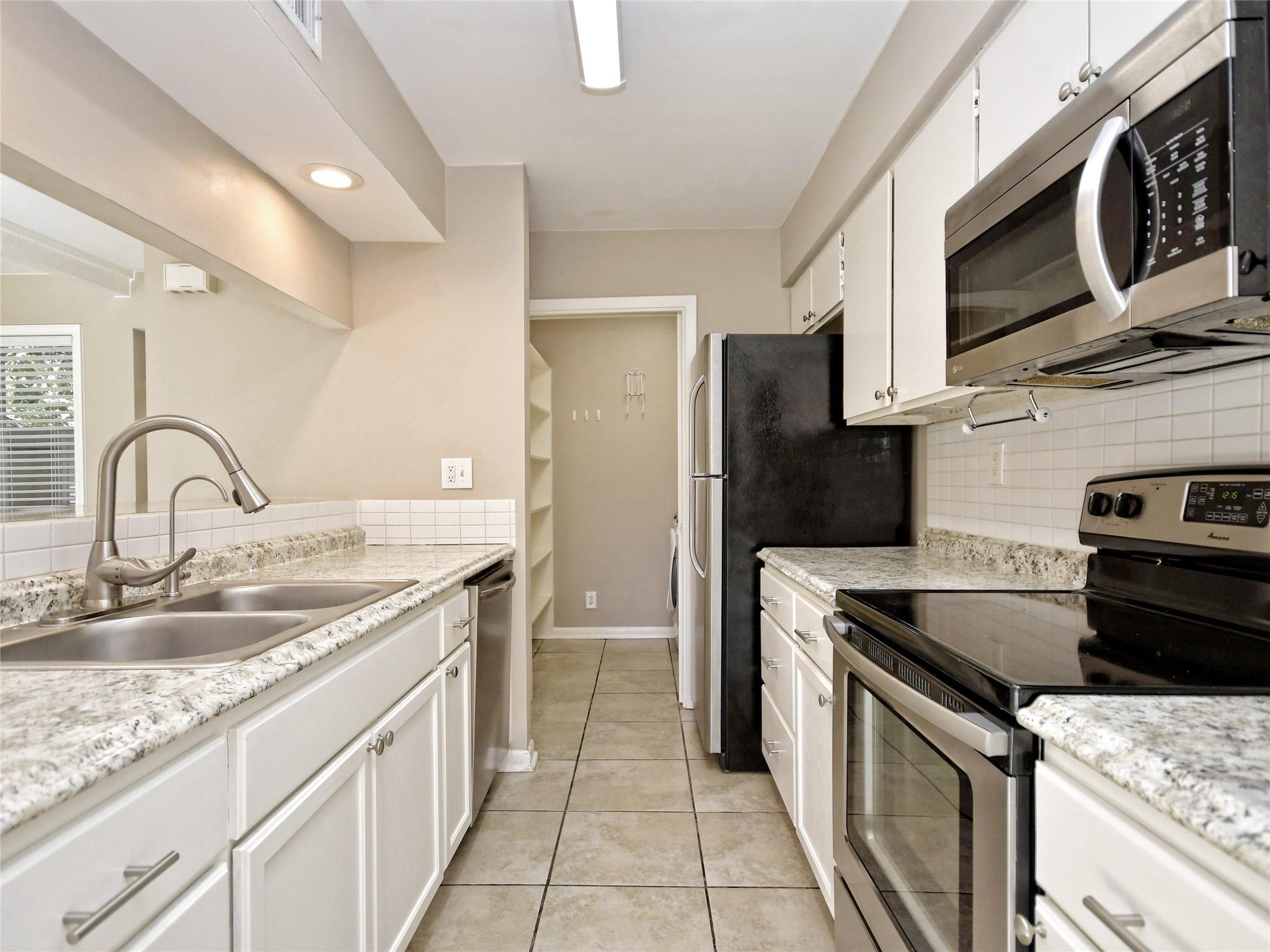 100 Lido Cir #g2 Property Photo 9