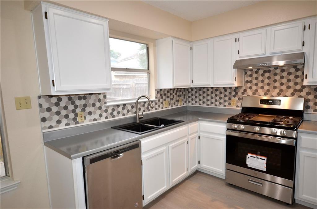 13903 Lothian Dr Property Photo 8