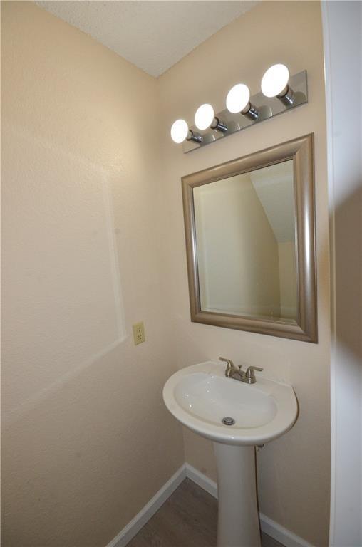 13903 Lothian Dr Property Photo 9