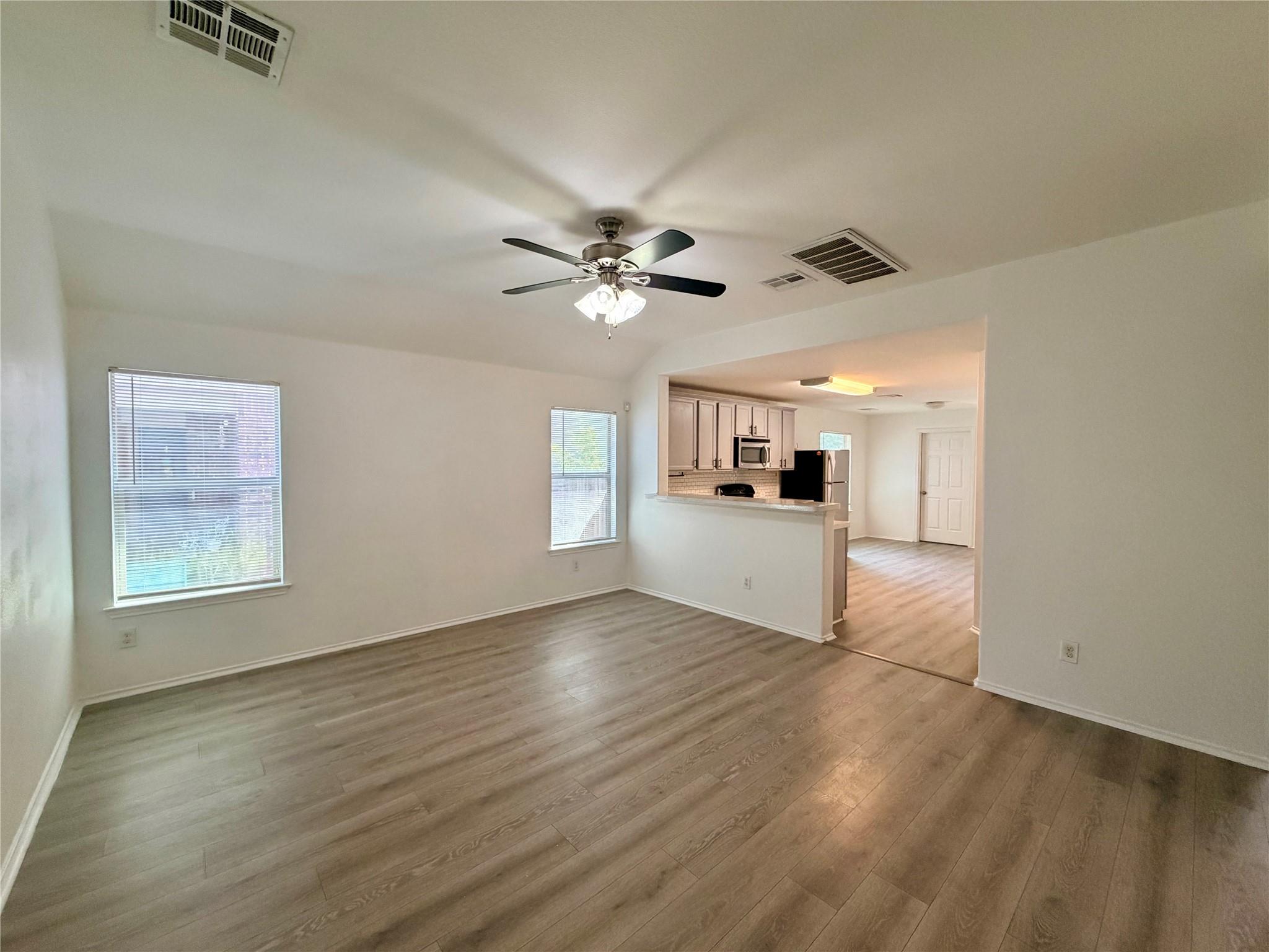1148 Shadow Creek Blvd Property Photo 3
