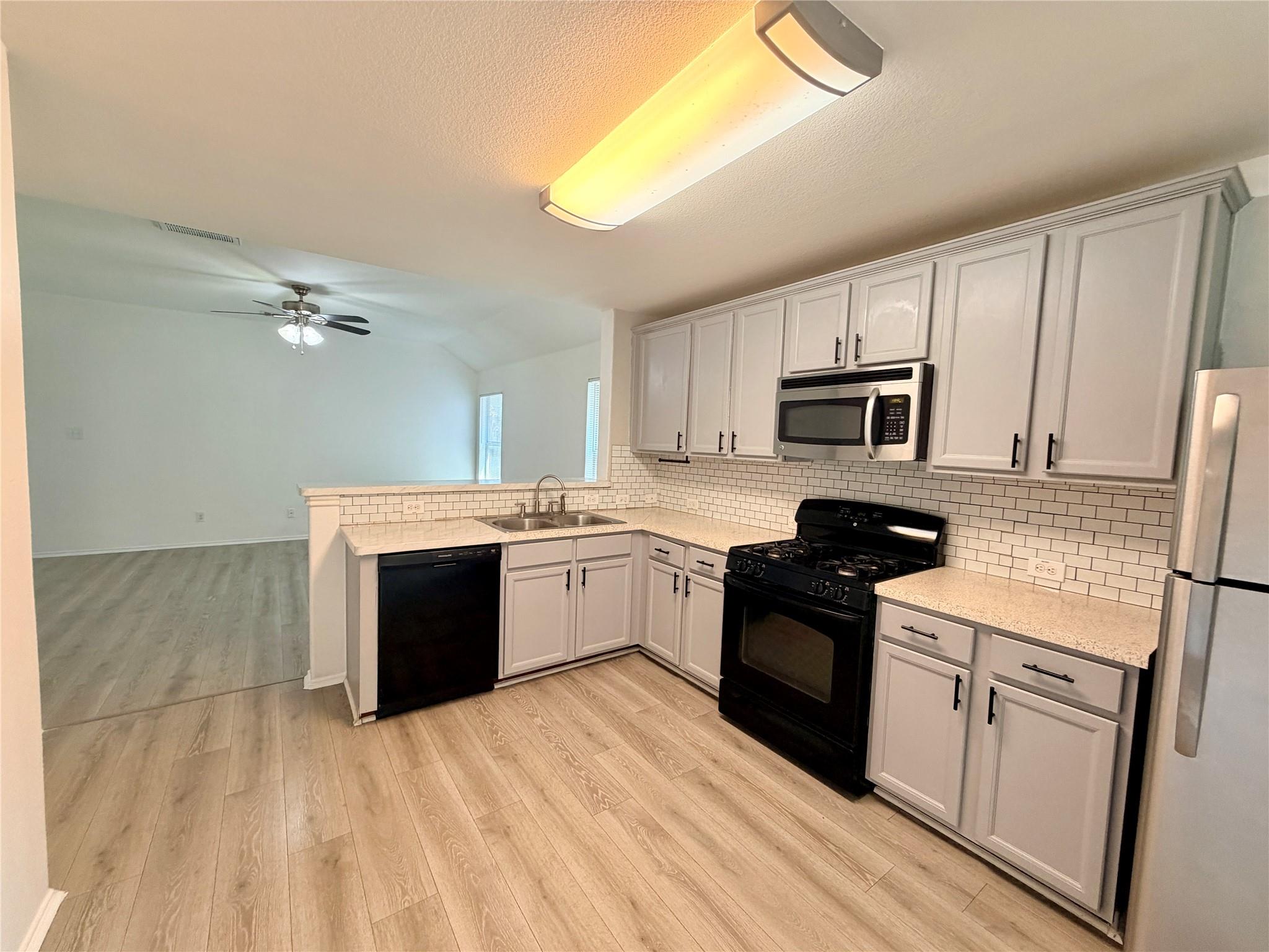 1148 Shadow Creek Blvd Property Photo 6